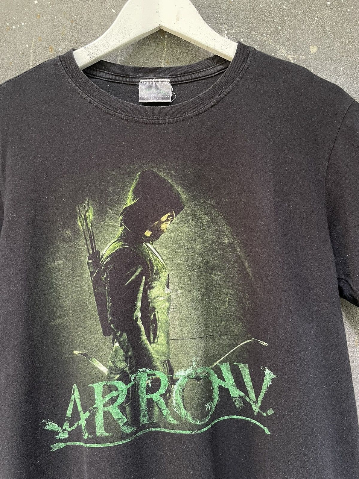 Vintage Vintage Y2K Arrow DC Movie T-Shirt RARE Size US M / EU 48-50 / 2 - 3 Thumbnail