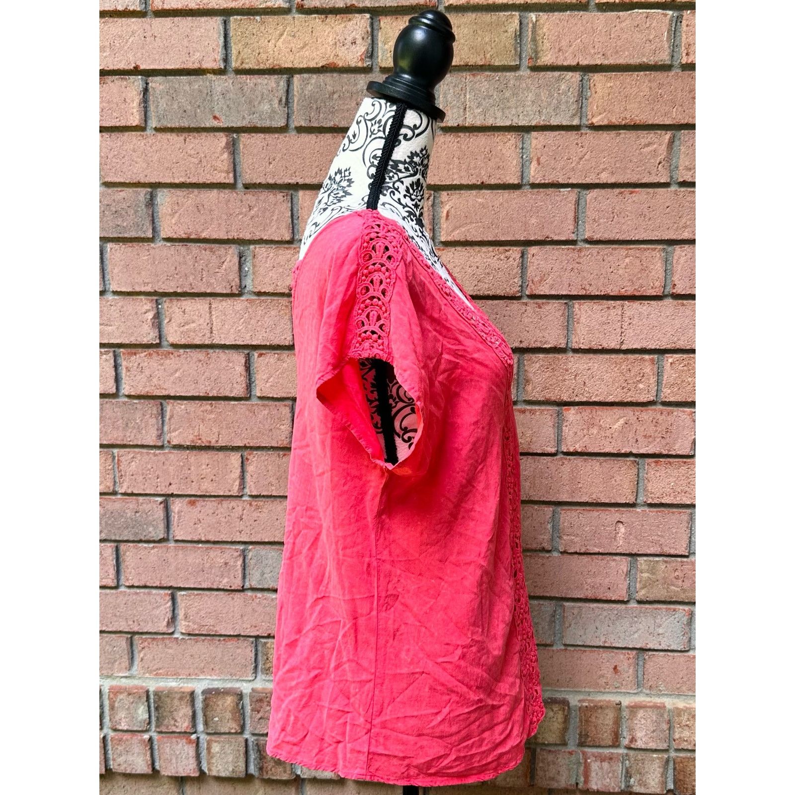 Other GUC Maurices Women's Coral Pullover Top w/ Crochet Detail XL Size XL / US 12-14 / IT 48-50 - 2 Thumbnail