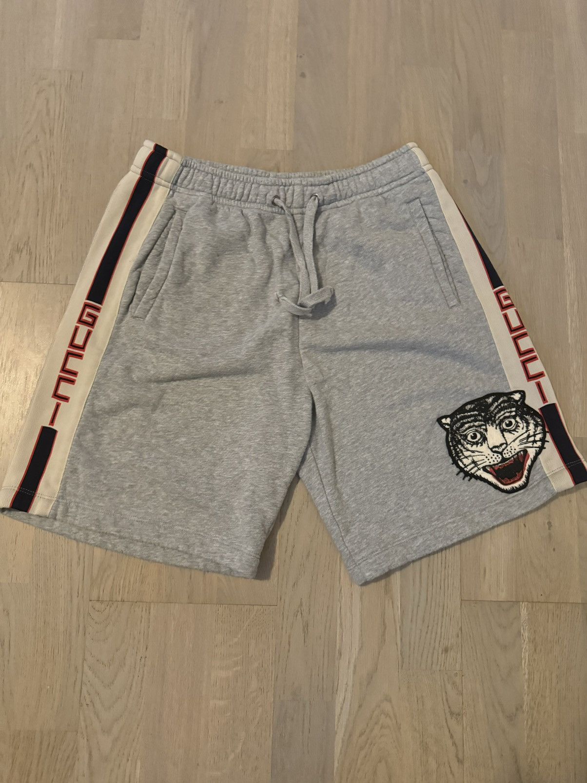 Gucci GUCCI SHORTS study REAL TAPE MEASUREMENTS IN PHOTOS Size US 31 - 3 Thumbnail