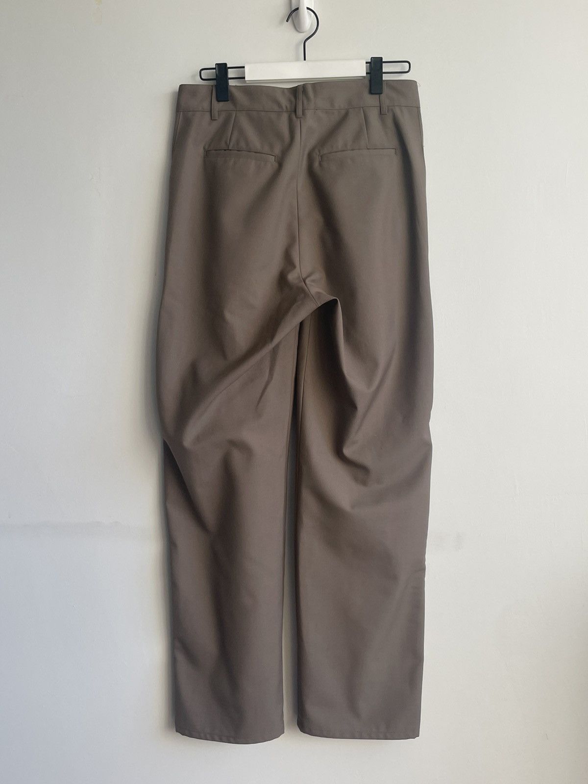 Vuja De Gala Pleated Trousers (Taupe) Size US 32 / EU 48 - 2 Thumbnail