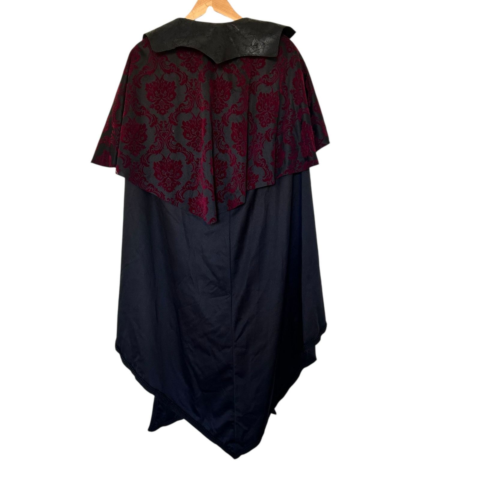 Other Spirit Halloween Vampire Costume Cape & Pants Sz M Size US M / EU 48-50 / 2 - 5 Thumbnail