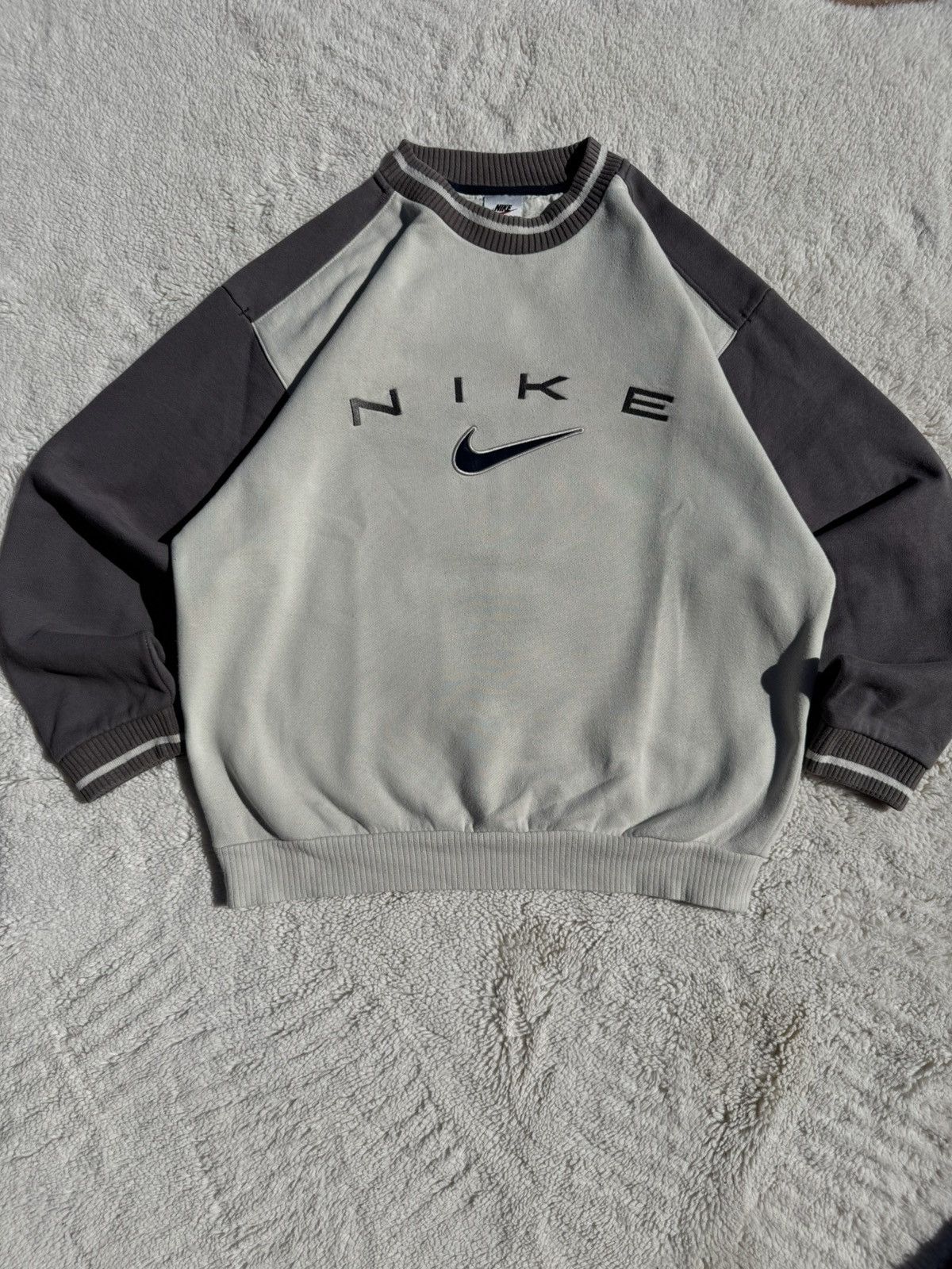 Nike Vintage Nike Y2K Boxy Sweatshirt, Men's S, big swoosh Size US S / EU 44-46 / 1 - 1 Thumbnail