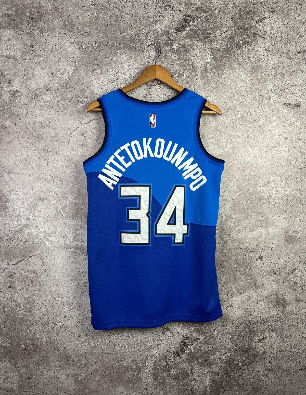 Nike NBA Milwaukee Bucks Giannis Antetokounmpo 34 SwingmanJersey Size US M / EU 48-50 / 2 - 2 Thumbnail