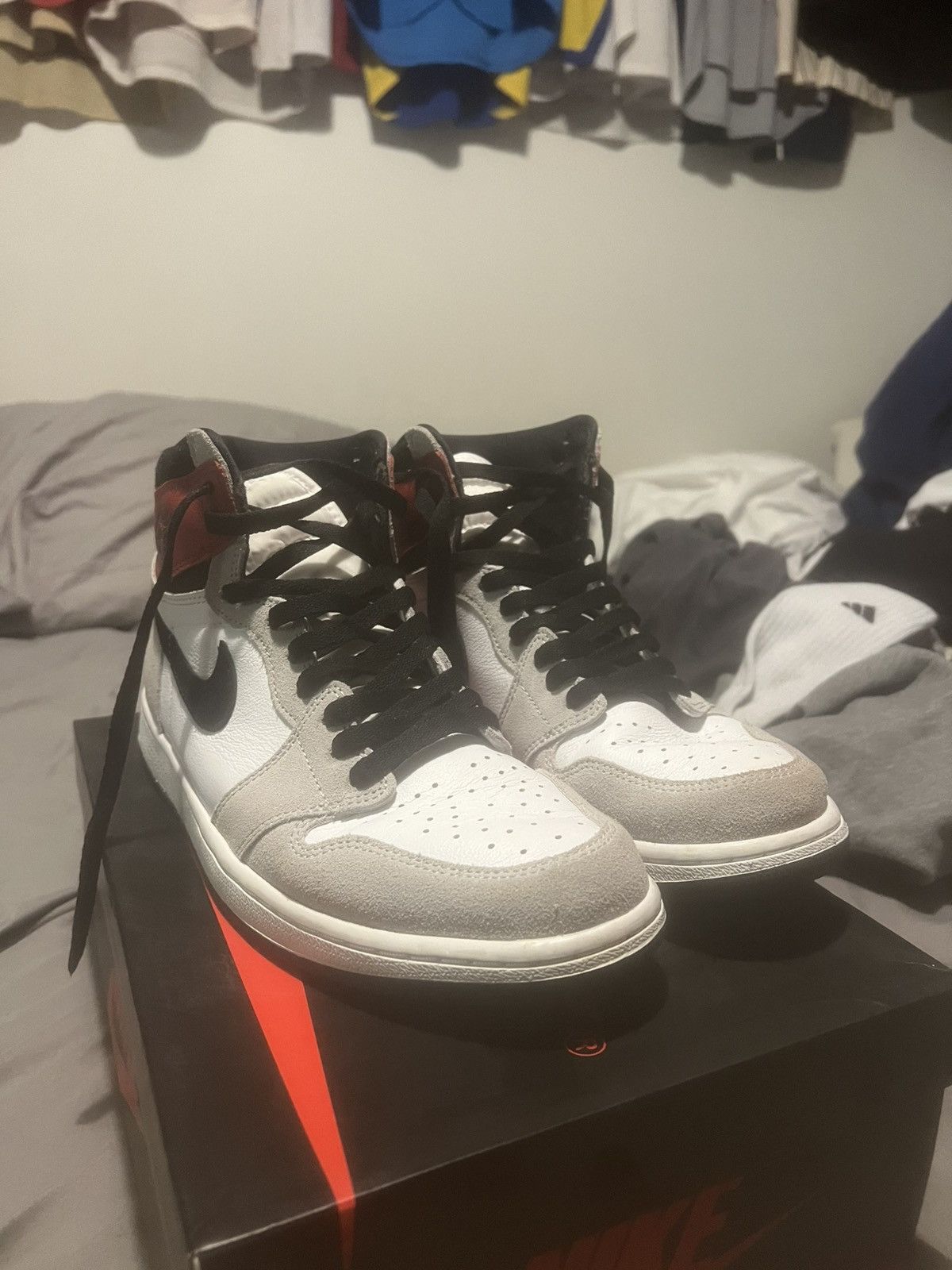 Jordan Brand Air Jordan 1 retro high Smoke Grey Size US 11.5 / EU 44-45 - 2 Thumbnail