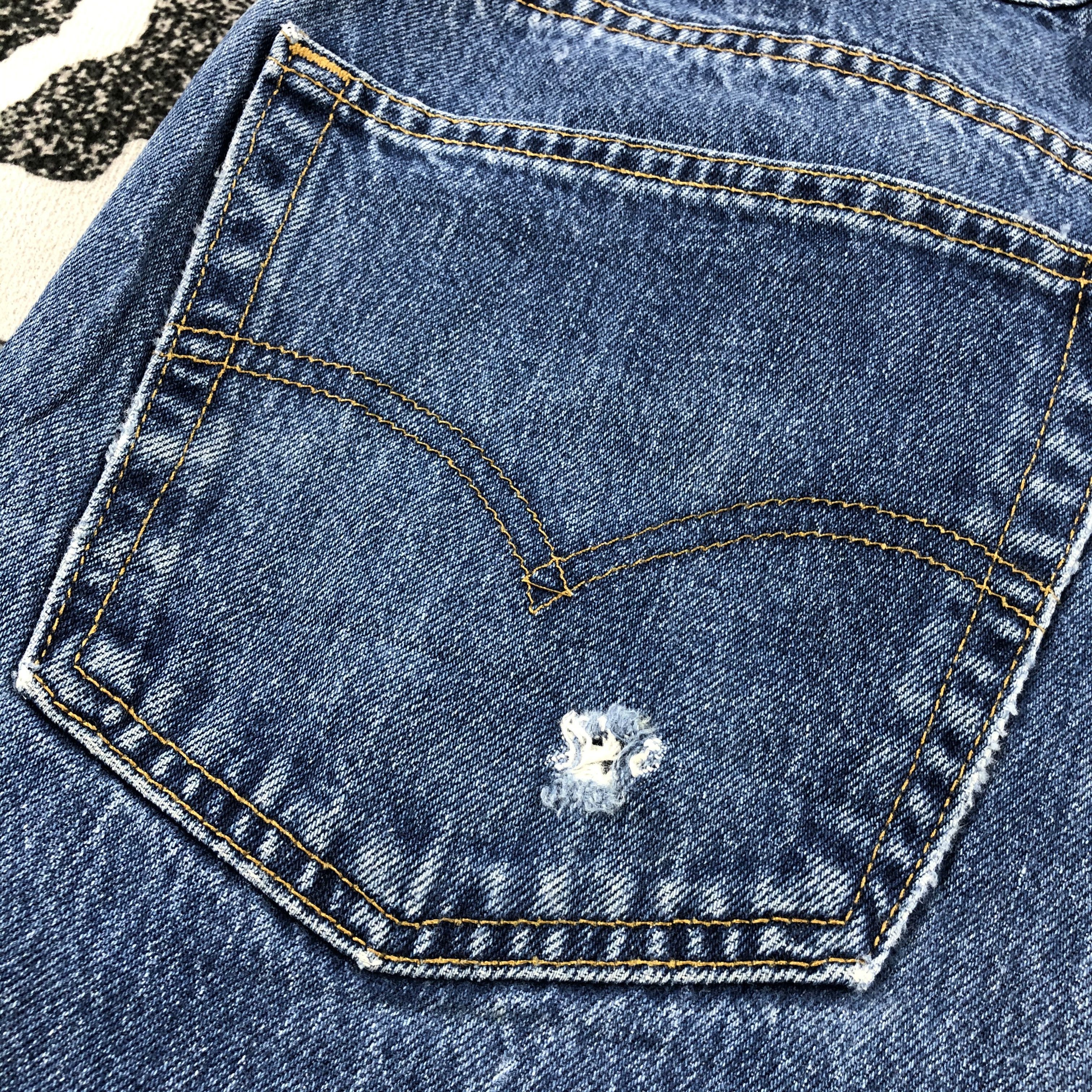 Levi's Vintage Levis 901 Jeans Blue Wash Denim KJ1103 Size US 37 - 8 Thumbnail