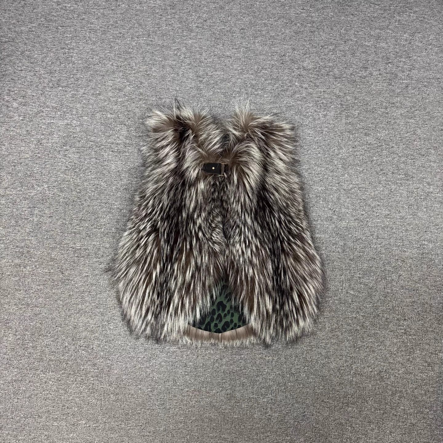 Louis Vuitton LV Fox Fur Vest 34 99 new Size XS / US 0-2 / IT 36-38 - 1 Thumbnail