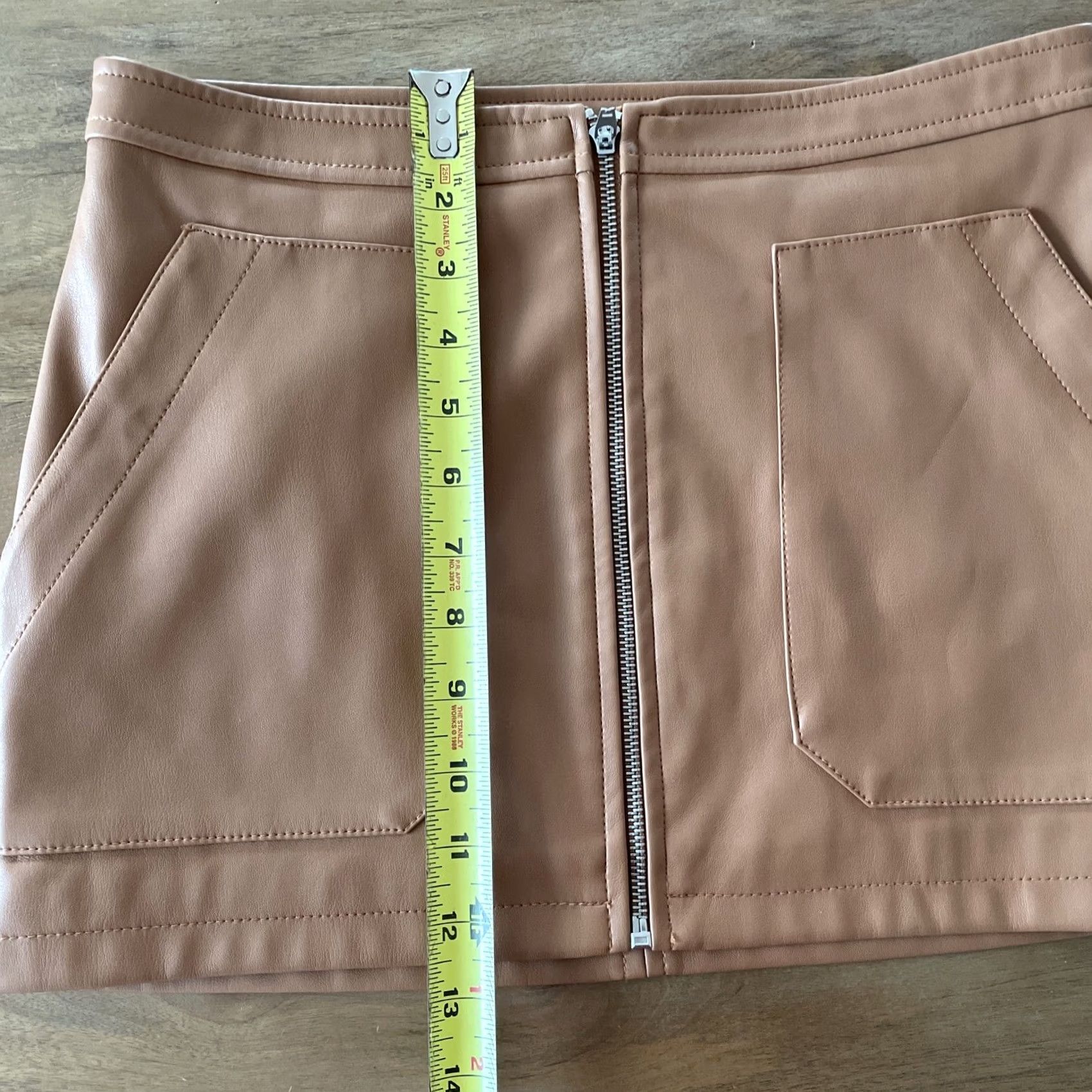 Free People VINTAGE Free People Maya Mod Vegan Faux Leather Mini Skirt Women Size 2 Tan Zip Up Wrap Size 26" / US 2 / IT 38 - 6 Thumbnail