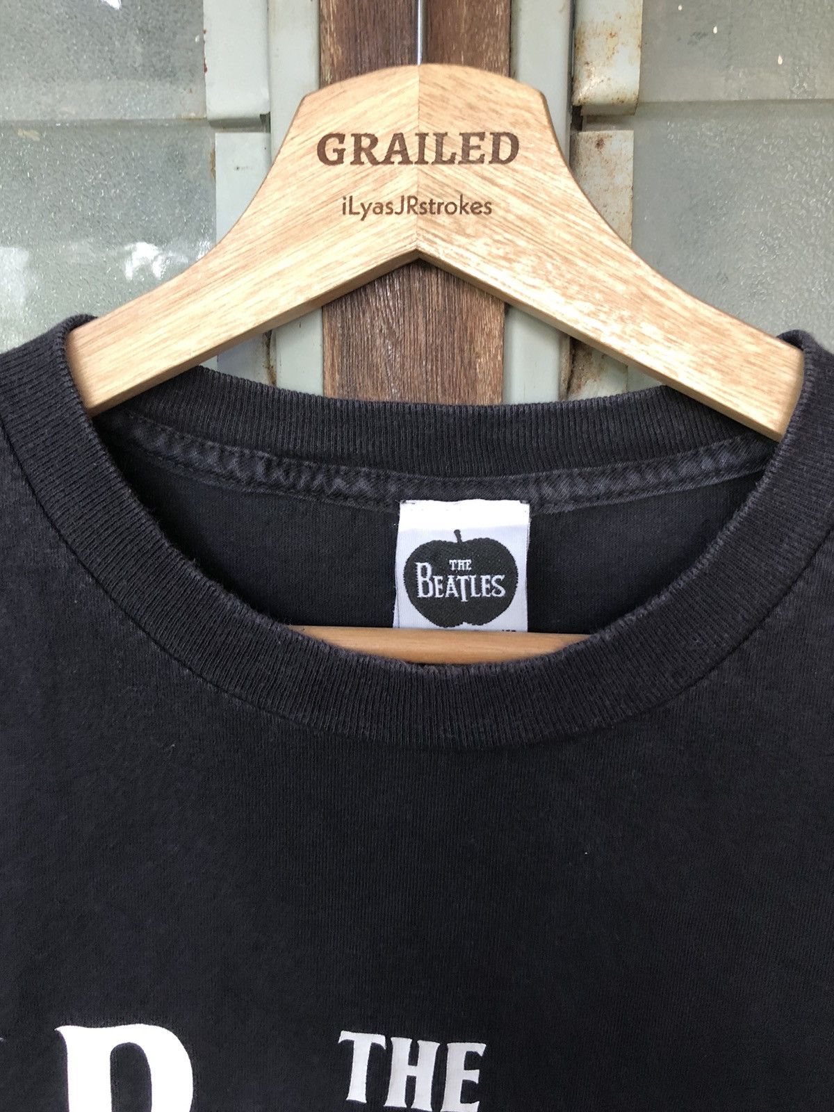 Band Tees Vtg The Beatles 2006 Apple Corp Spellout Logo Shirt Tee Rare Size US L / EU 52-54 / 3 - 9 Thumbnail