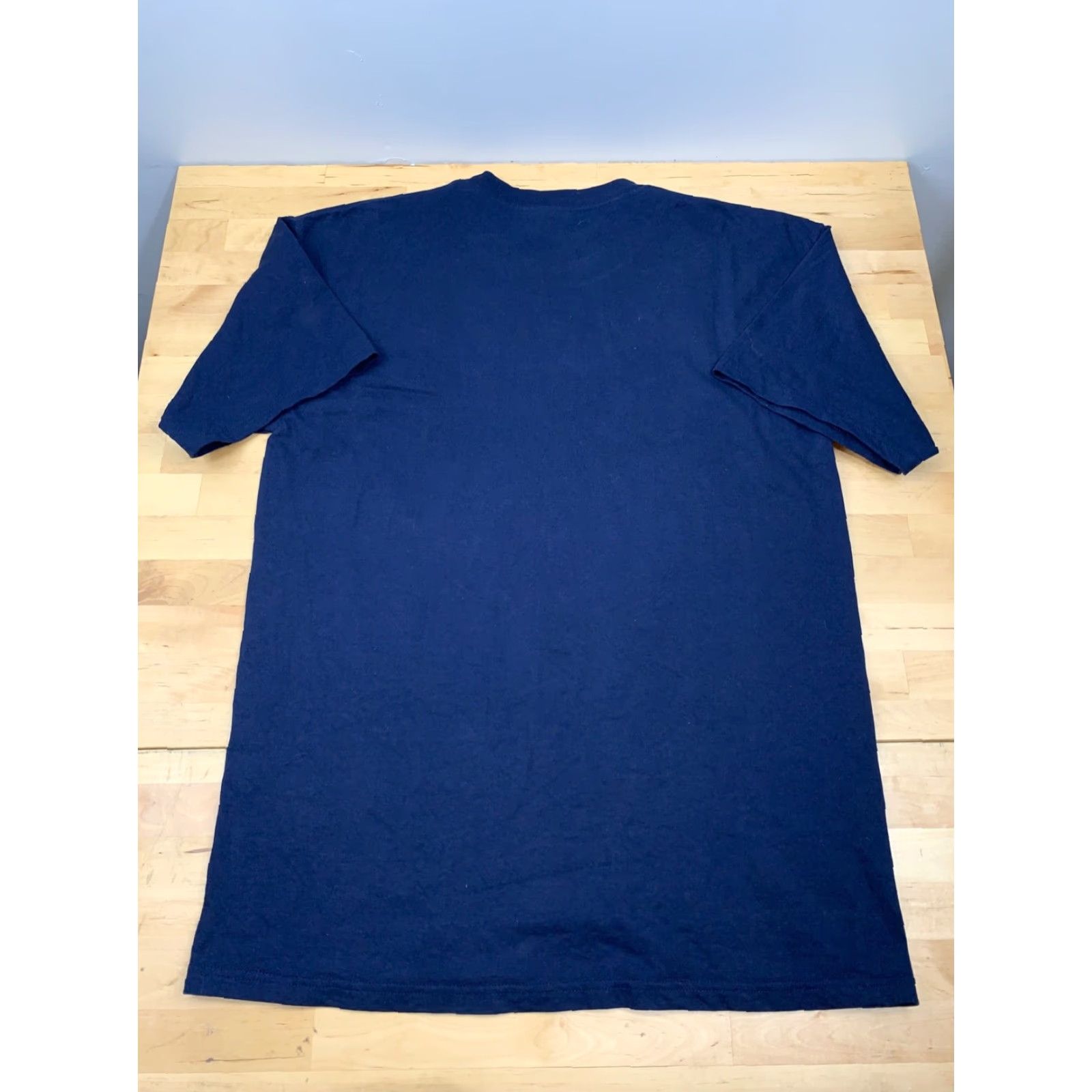 Gildan **2004 Emerald Bowl Gildan Navy Blue Regular Fit Short Sleeve T-Shirt** User: **2004 Emerald Bowl Gildan Navy Blue Regular Fit Short Sleeve T-Shirt** Size US L / EU 52-54 / 3 - 8 Thumbnail