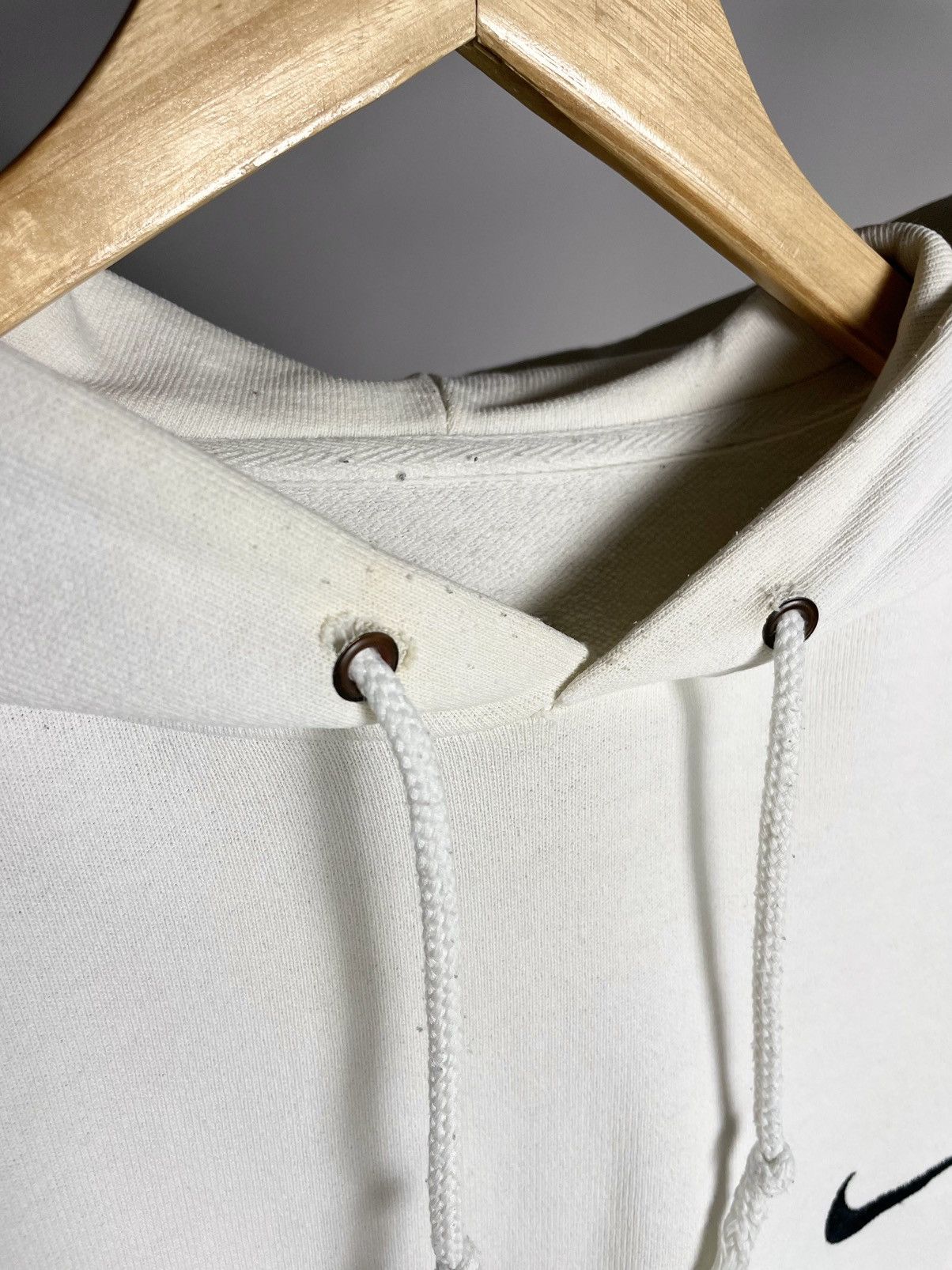 Nike VINTAGE 🐻 Nike Boxy fit white small Logo Hoodie Size US L / EU 52-54 / 3 - 7 Thumbnail