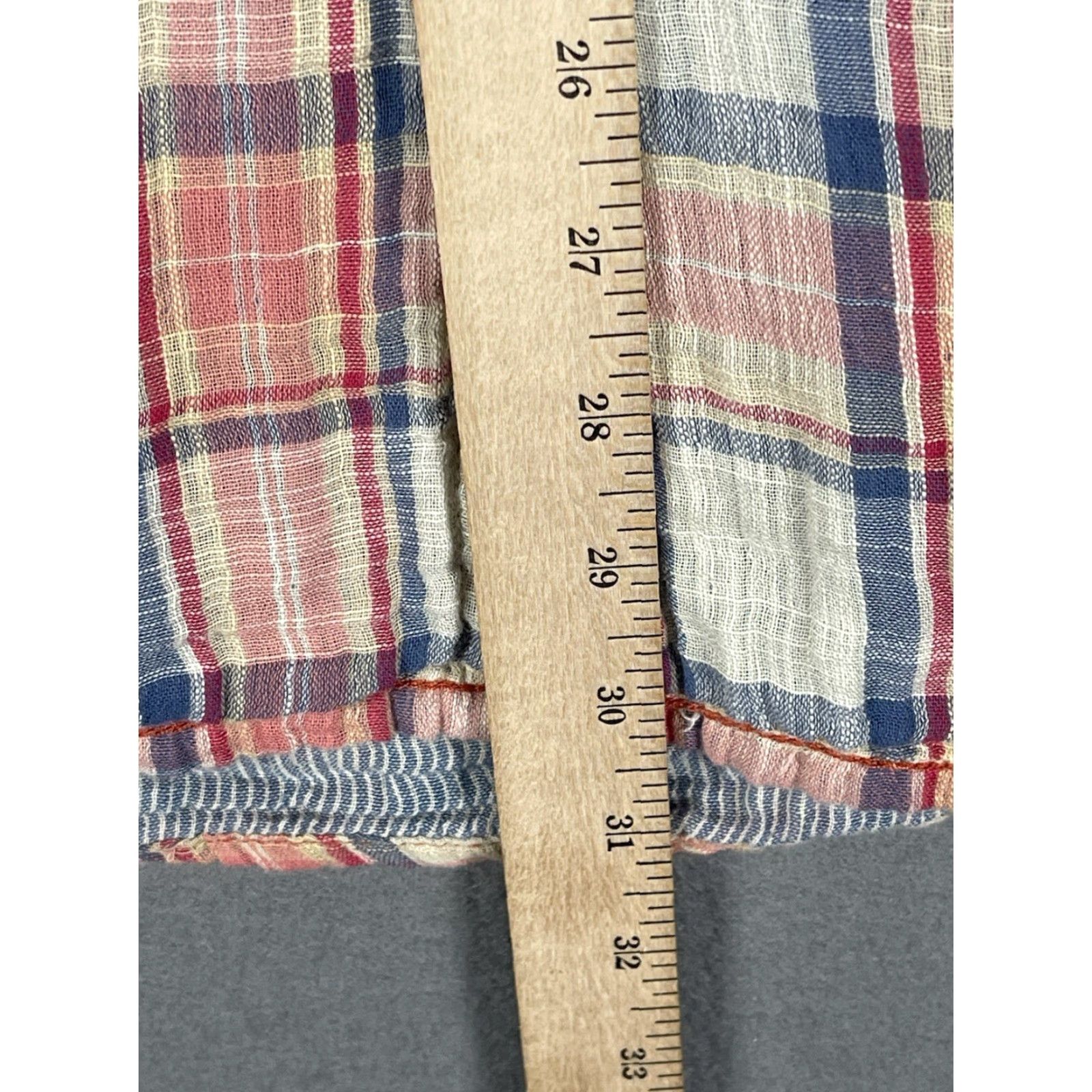 Carbon Carbon 2 Cobalt Shirt Long Sleeve Button-Up Plaid Red Men L Chambray 100% Cotton Button Regular Adult Mens Size US L / EU 52-54 / 3 - 8 Thumbnail
