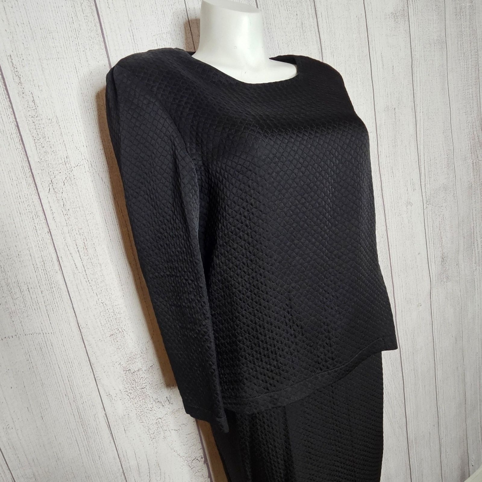 Vintage Vintage 80s Hino & Malee Black Quilted Wool Blend Skirt Set Size M / US 6-8 / IT 42-44 - 2 Thumbnail