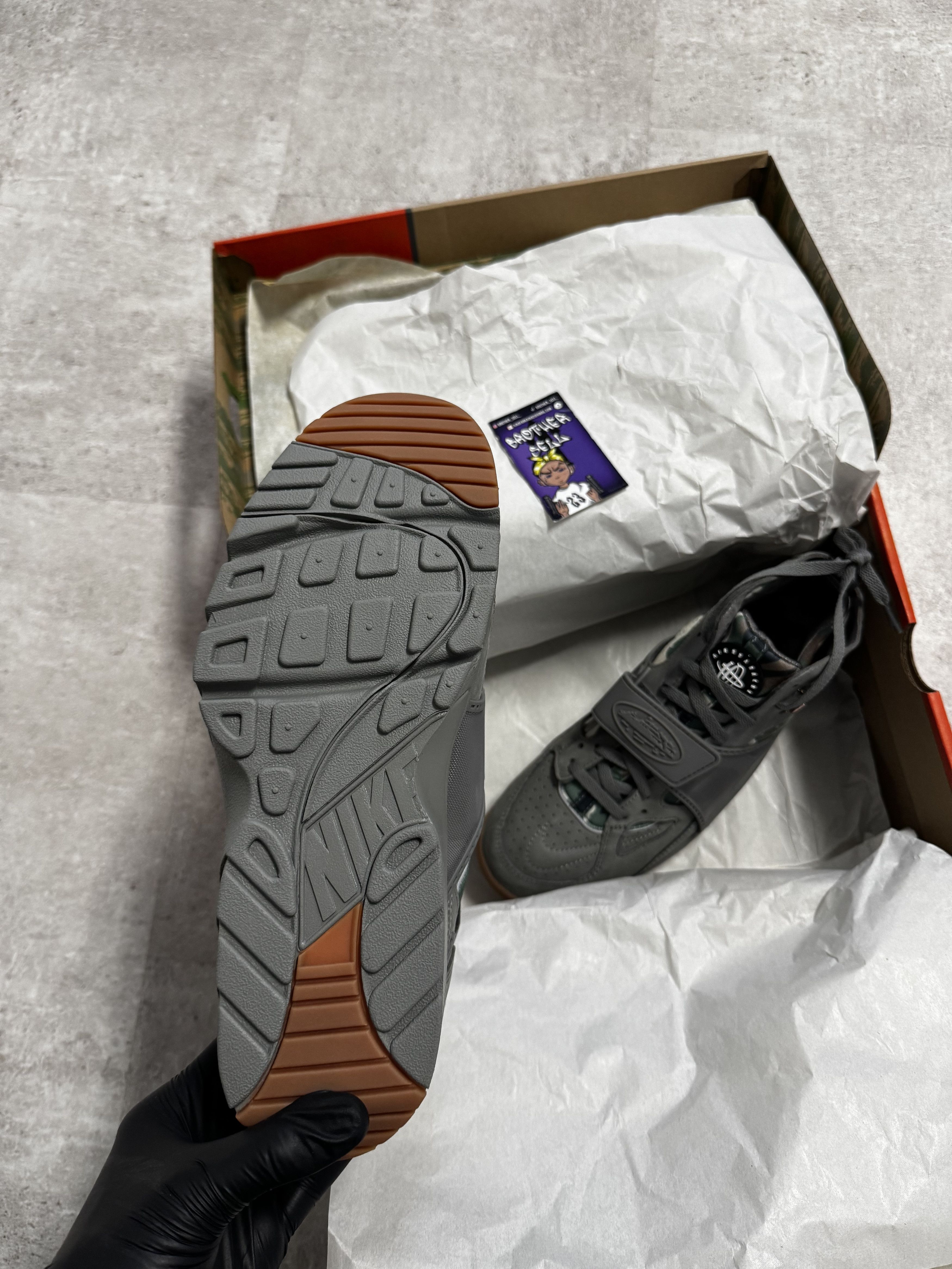 Corteiz Corteiz x Nike Air Huarache - Gully Grey Size US 11 / EU 44 - 6 Thumbnail