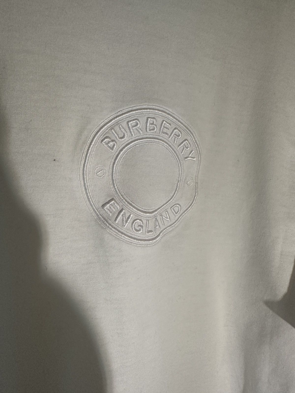 Burberry Burberry England Logo Patch T-shirt White M Size US M / EU 48-50 / 2 - 2 Thumbnail