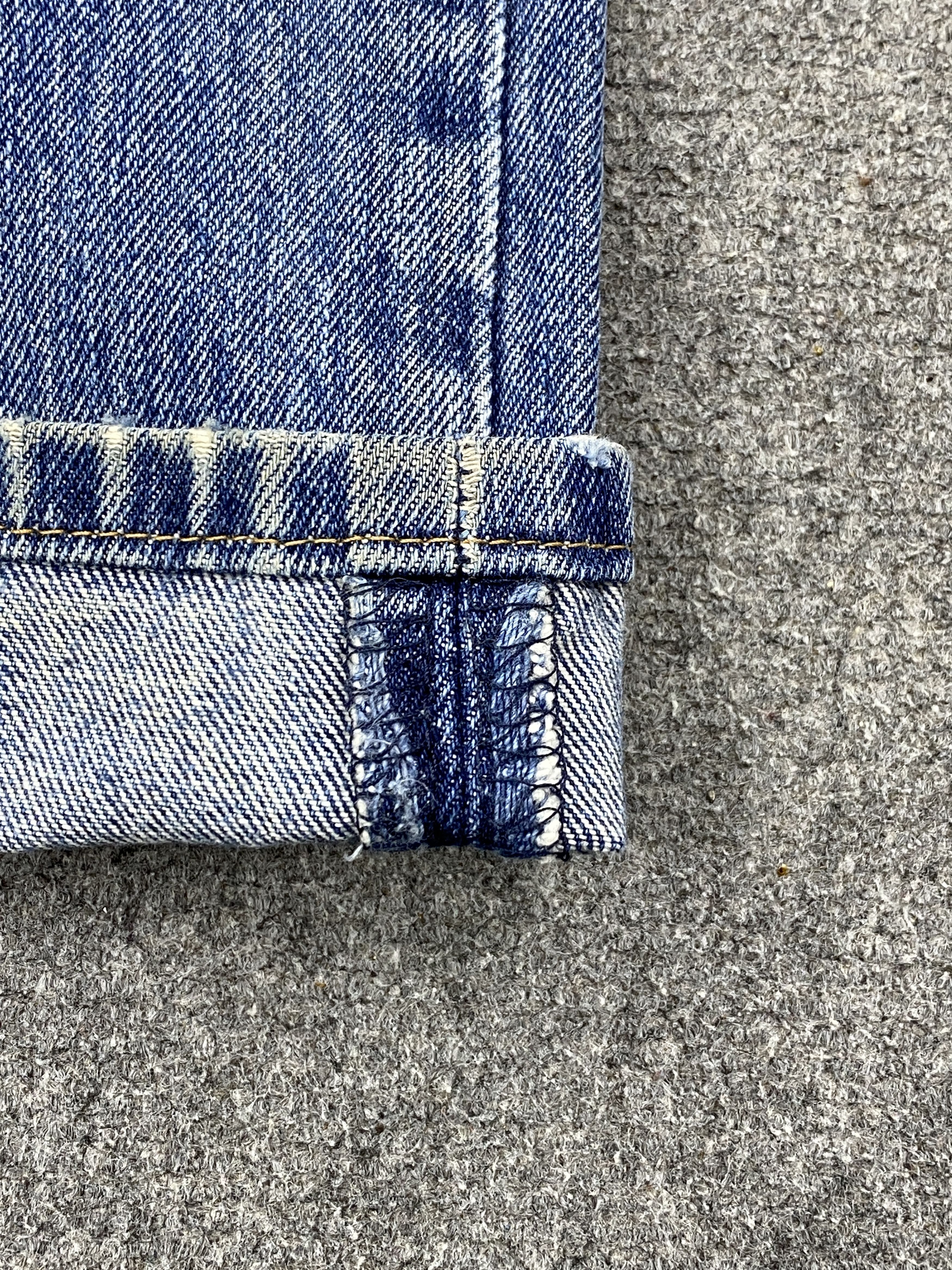 Levi's × Vintage Distressed Vintage Levi's 501 Faded Blue Jeans DP2815 Size US 36 / EU 52 - 13 Thumbnail
