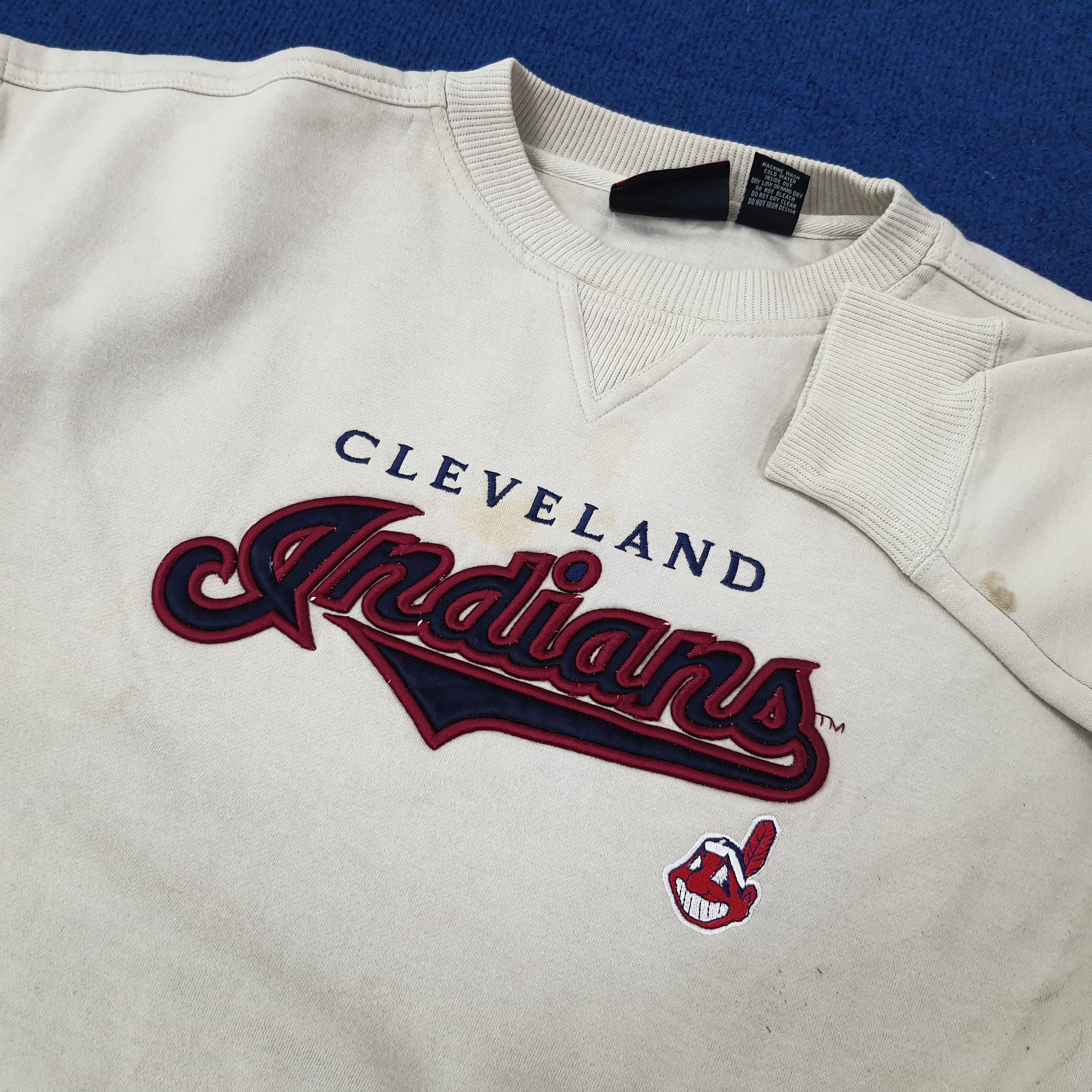 Vintage Vintage Cleveland Indians MLB Sweatshirt C257N26 Size US XXL / EU 58 / 5 - 7 Thumbnail