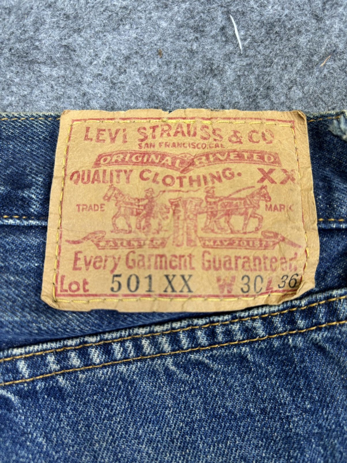 Levi's 💥Thrashed💥Vintage 90s Levis Big E 501XX Denim Selvedge F929 Size US 28 / EU 44 - 17 Thumbnail