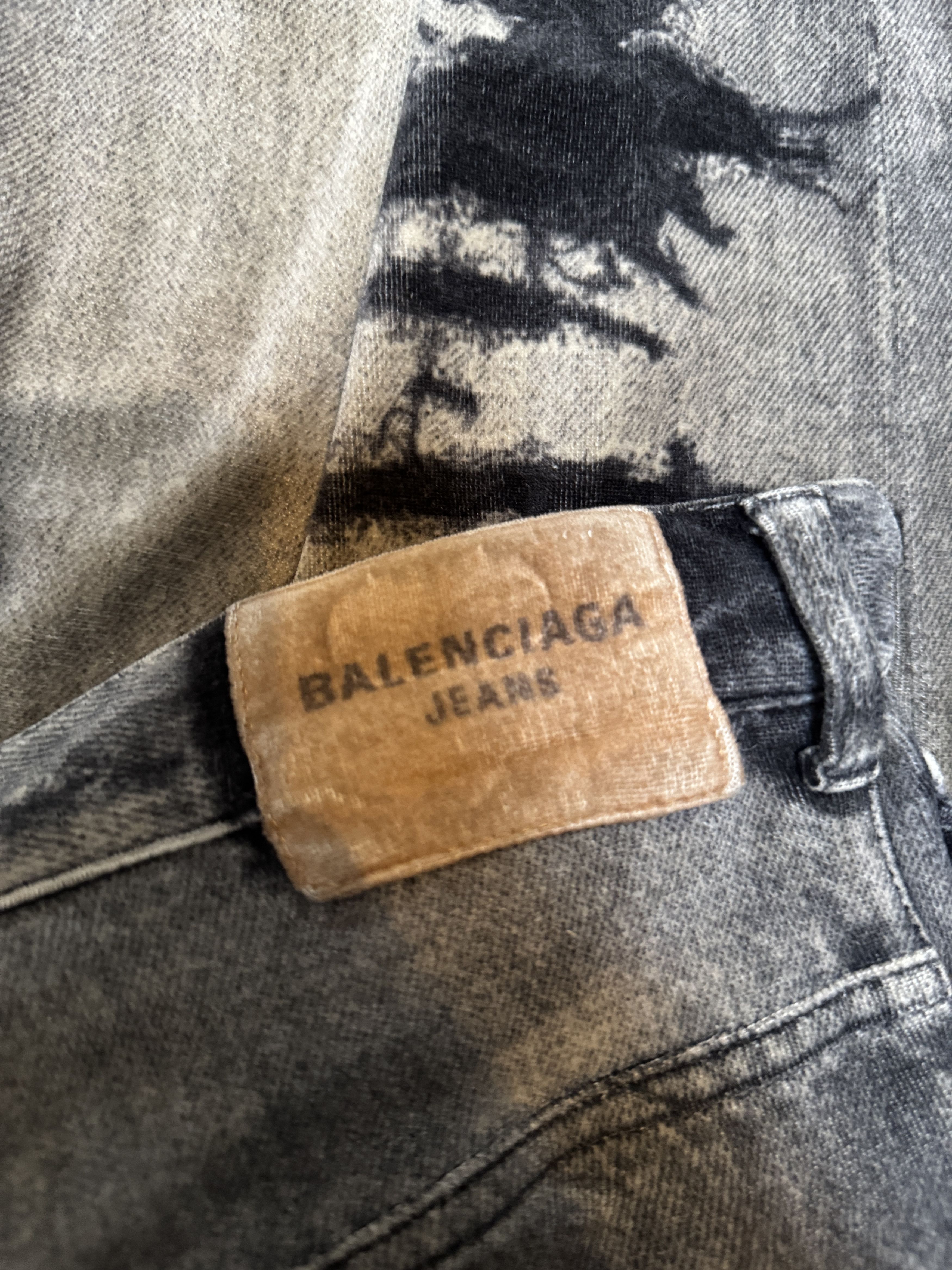 Balenciaga Balenciaga Trompe L'oeil Distressed Sweatpants Size US 32 / EU 48 - 9 Thumbnail