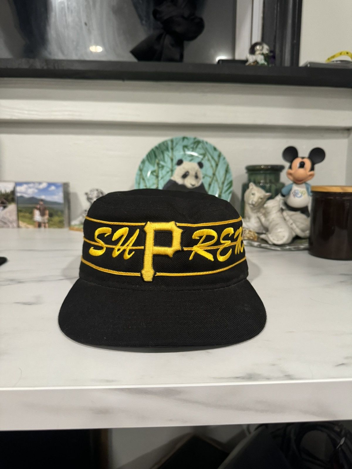 Supreme × Vintage CRAZY RARE VINTAGE SUPREME PIRATES PILL BOX HAT