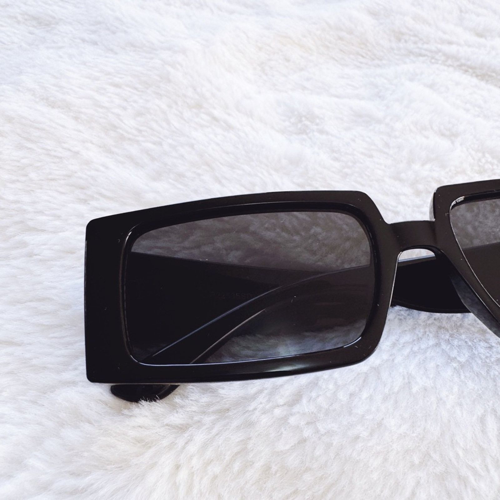 Other Aaron Black w/ Blue Tint Rectangular Sunglasses Size ONE SIZE - 2 Thumbnail