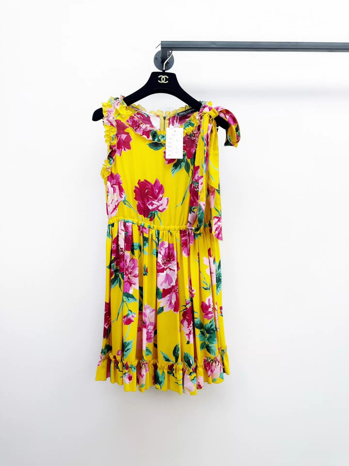 Dolce & Gabbana Dolce & Gabbana Floral Silk Dress 42 Like New Size M / US 6-8 / IT 42-44 - 1 Thumbnail