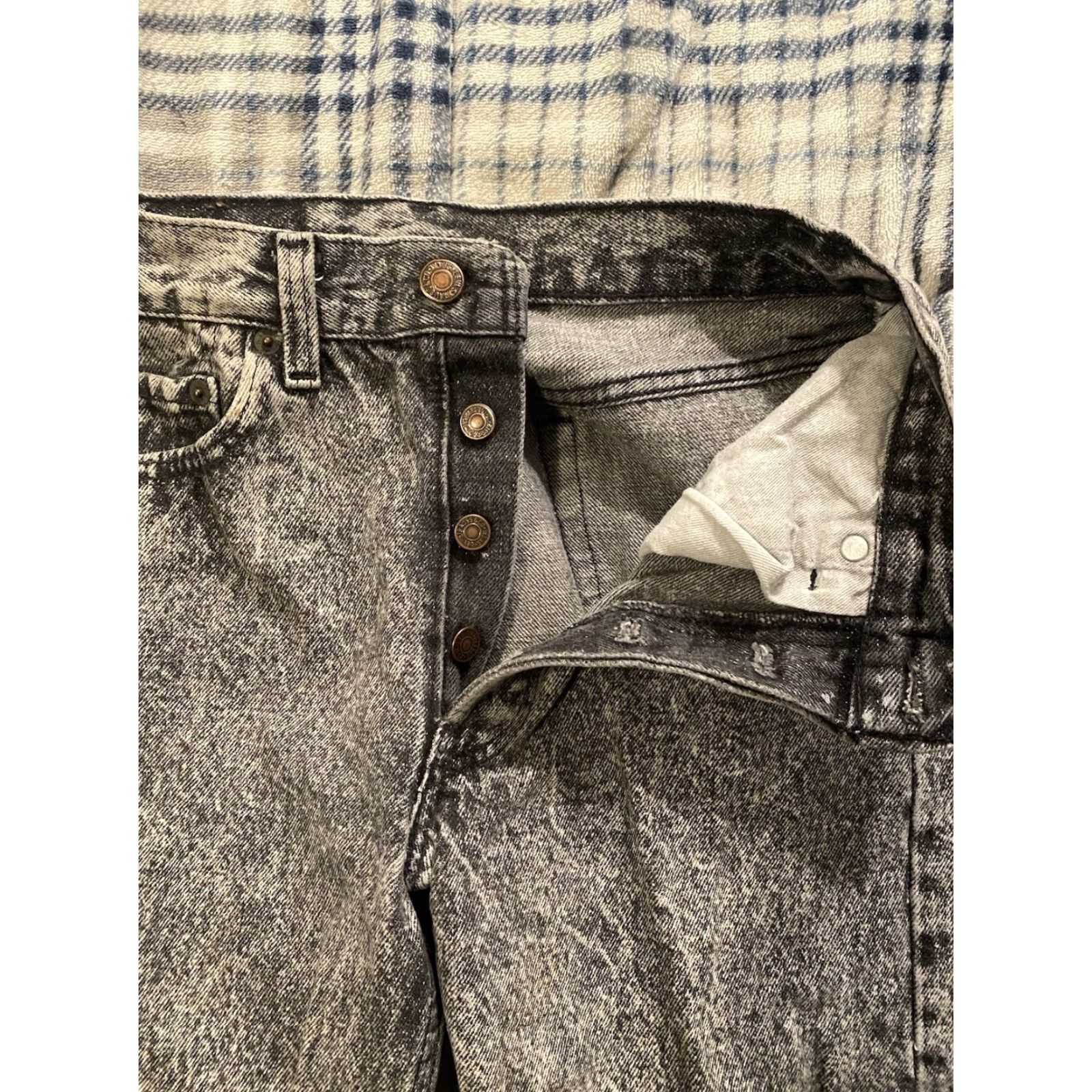 Levi's VINTAGE Levi’s 501 Button Fly Acid Washed BLACK Jeans 28x30 USA 80s 90s Grunge Men Straight Denim Jeans Size US 28 / EU 44 - 5 Thumbnail