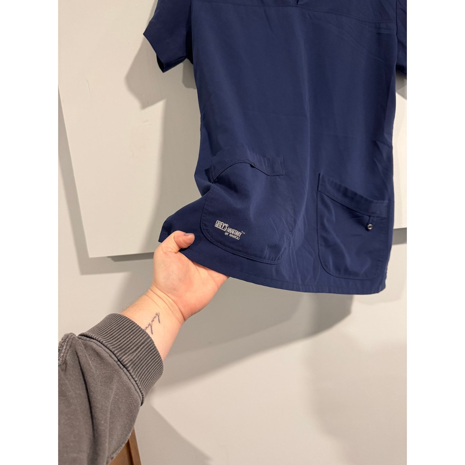Other Greys Anatomy by Barco Navy Blue Scrub Top Size Medium Size M / US 6-8 / IT 42-44 - 2 Thumbnail