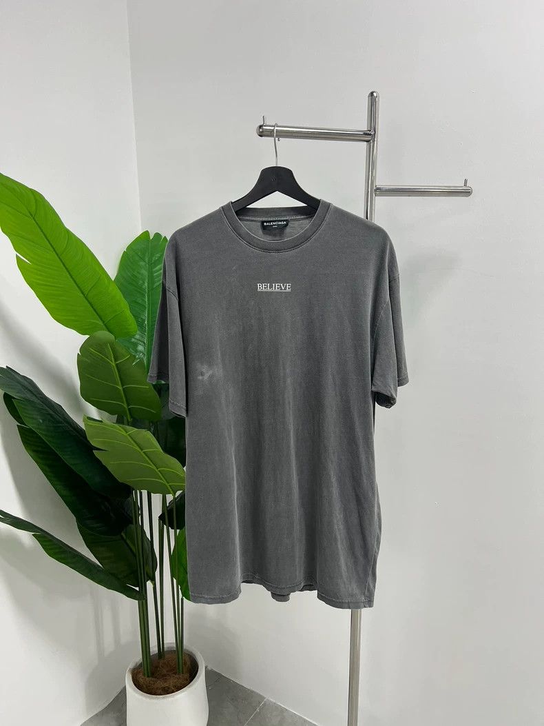 Balenciaga Balenciaga Short-sleeved T-shirt with English slogan on ch Size US S / EU 44-46 / 1 - 1 Thumbnail