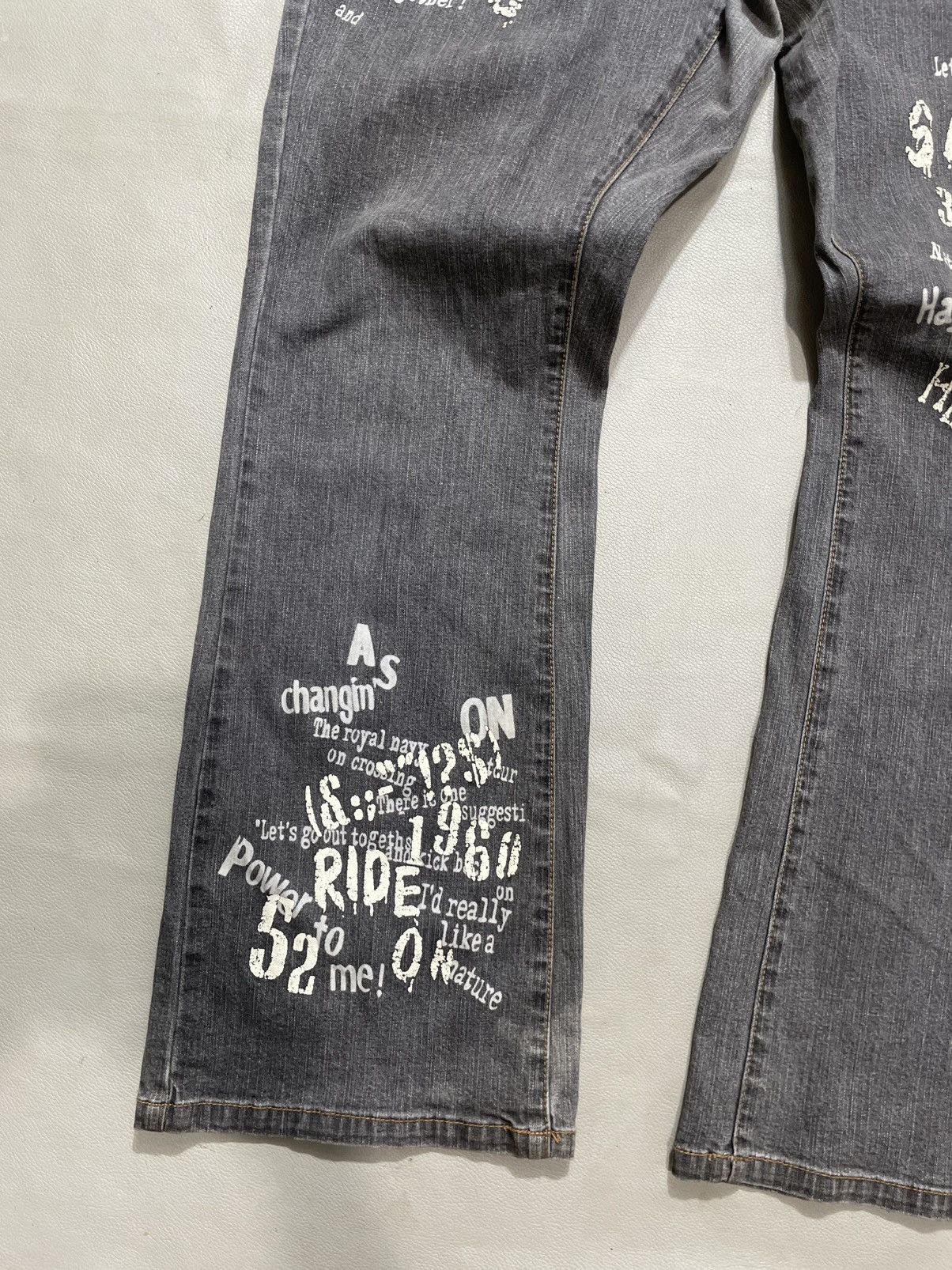 If Six Was Nine Japanese Punk Poem Flare Jeans Bootcut Washed Size US 35 - 3 Thumbnail