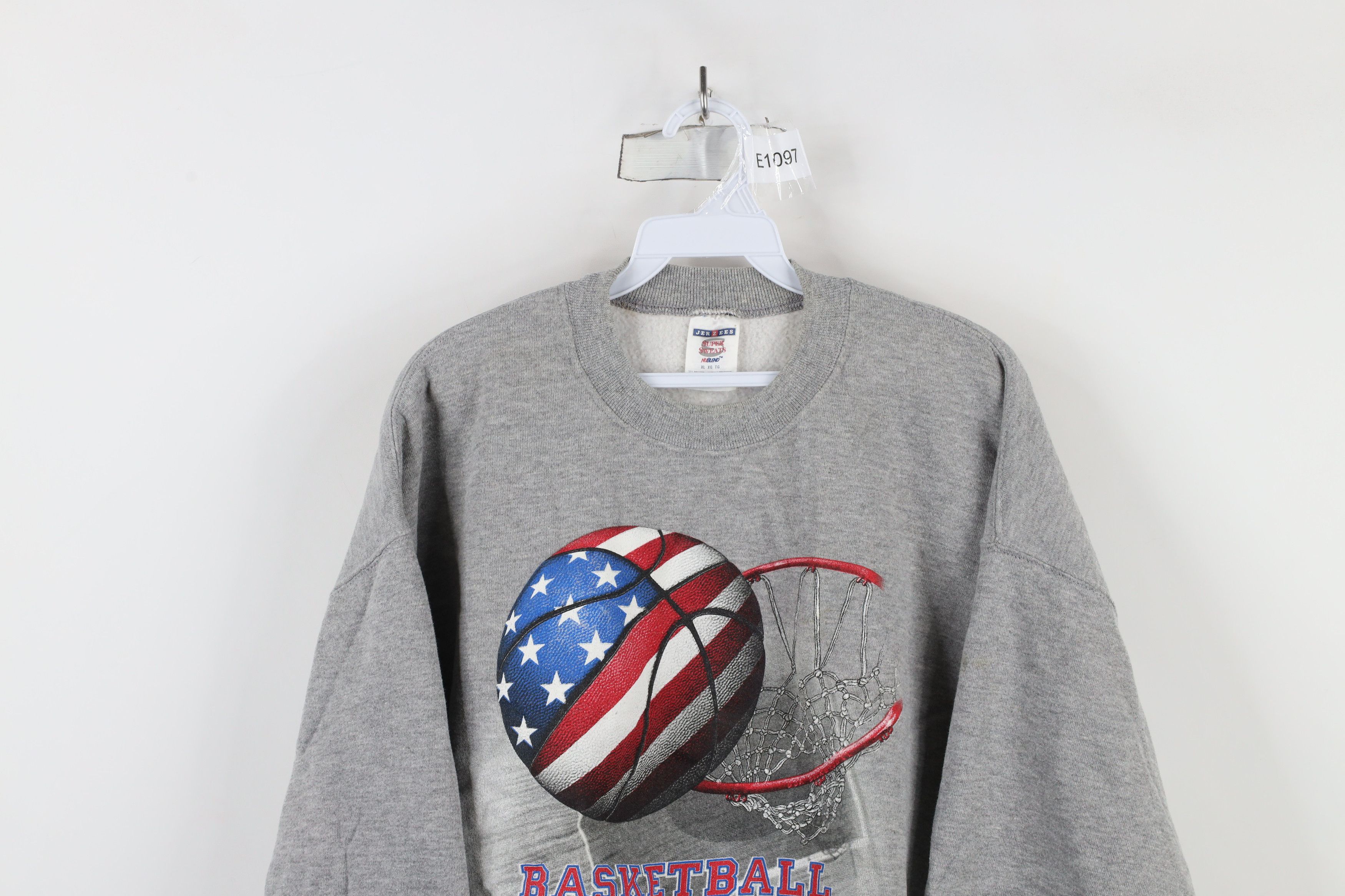 Vintage Vintage 90s Basketball An American Crewneck Sweatshirt Size US XL / EU 56 / 4 - 2 Thumbnail