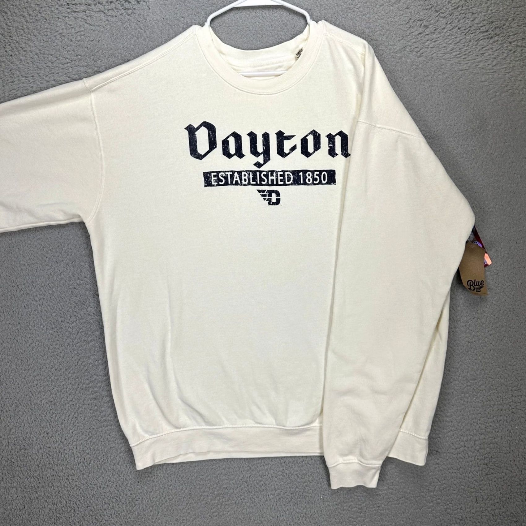 Vintage VINTAGE Dayton Flyers Men Pullover Sweatshirt 2XL White Crewneck Long Sleeve Blue 84 NEW Size US XXL / EU 58 / 5 - 2 Thumbnail