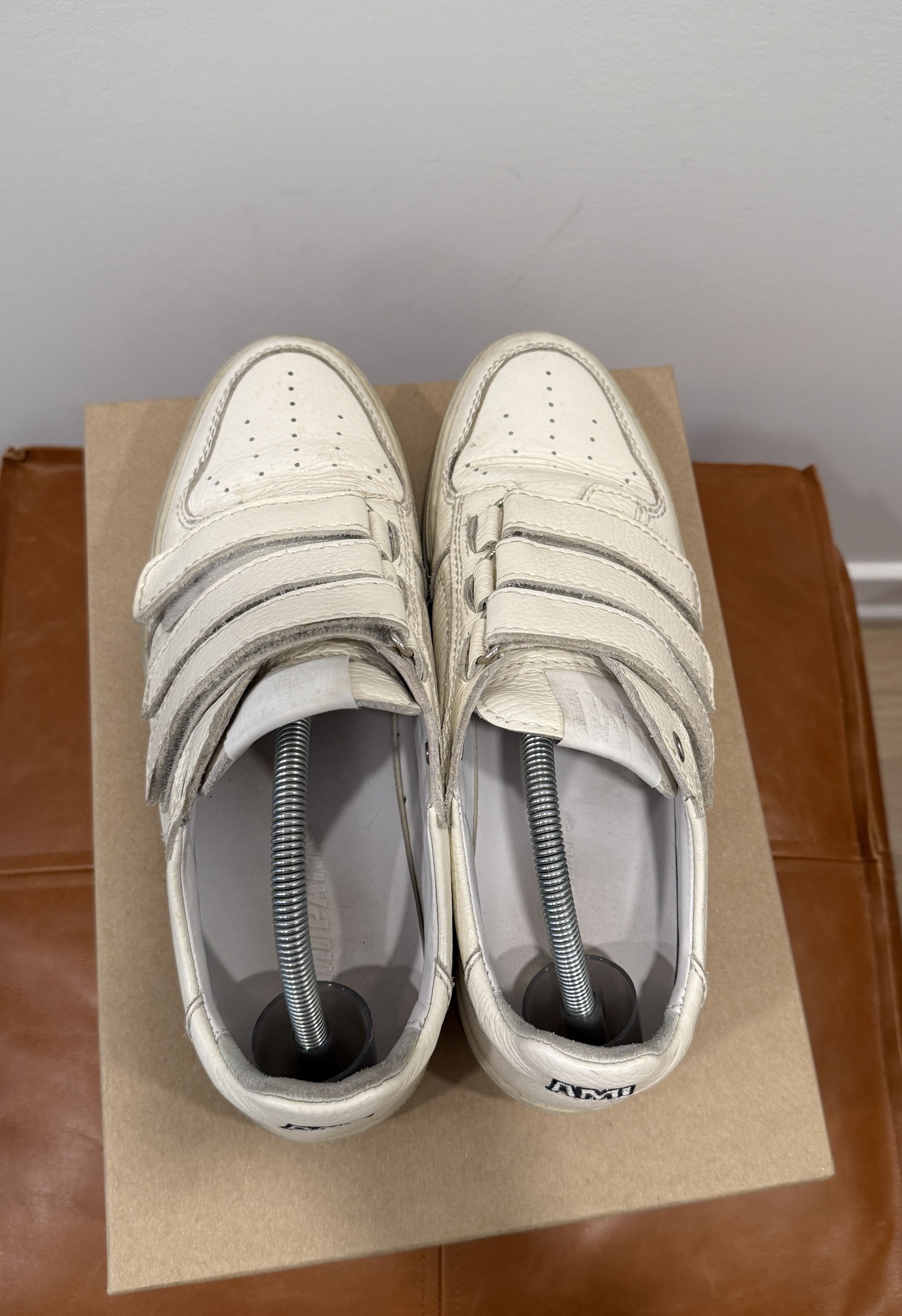 AMI AMI Paris Basketball Velcro Low-Top Sneaker (Off-White) Size US 10 / EU 43 - 6 Thumbnail