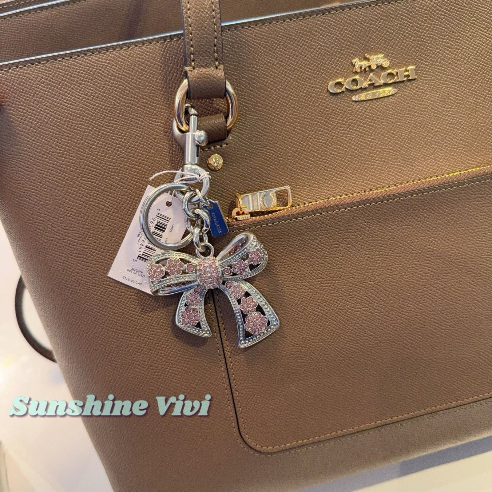 Coach NWT Bundle COACH CCD71 Station Tote Bag & CAX72 Bow Charm Size ONE SIZE - 3 Thumbnail