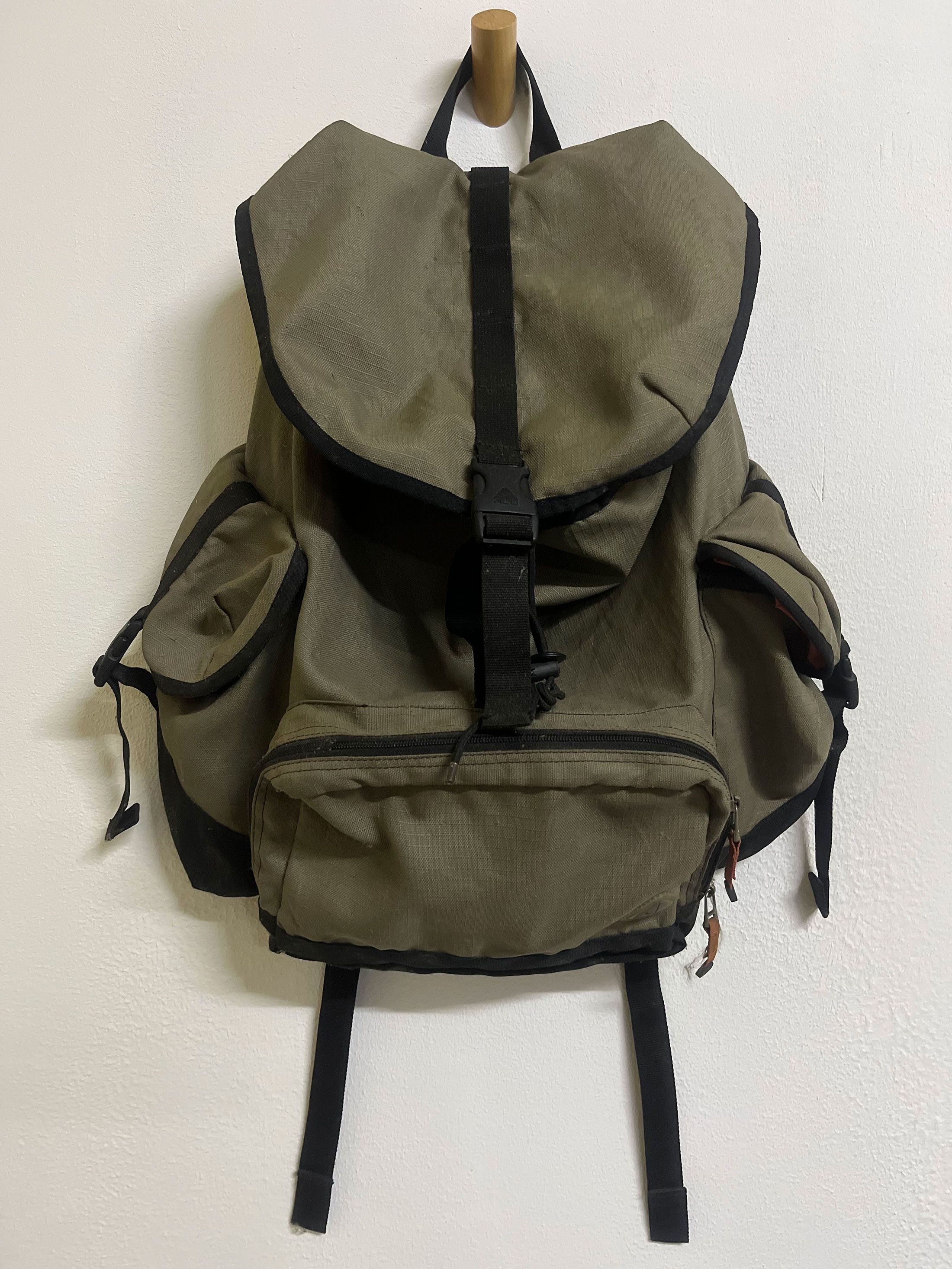 Nike ACG Vintage Nike Acg Backpack Rucksack Padded Camping Military Size ONE SIZE - 1 Thumbnail