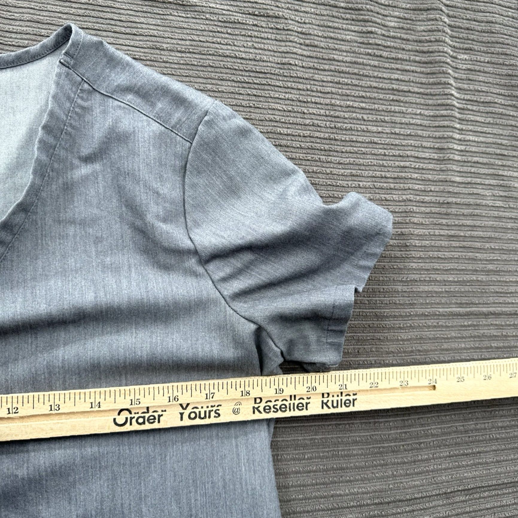 Vintage FIGS Scrub Top Small Gray Polyester Nursing Medical Technical Collection Unisex S Size US S / EU 44-46 / 1 - 4 Thumbnail
