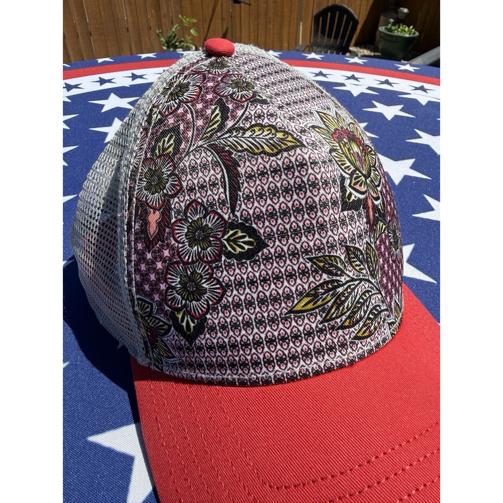 Prana prAna Women’s Red Mesh Trucker Baseball Hat Adjustable, EUC Size ONE SIZE - 3 Thumbnail
