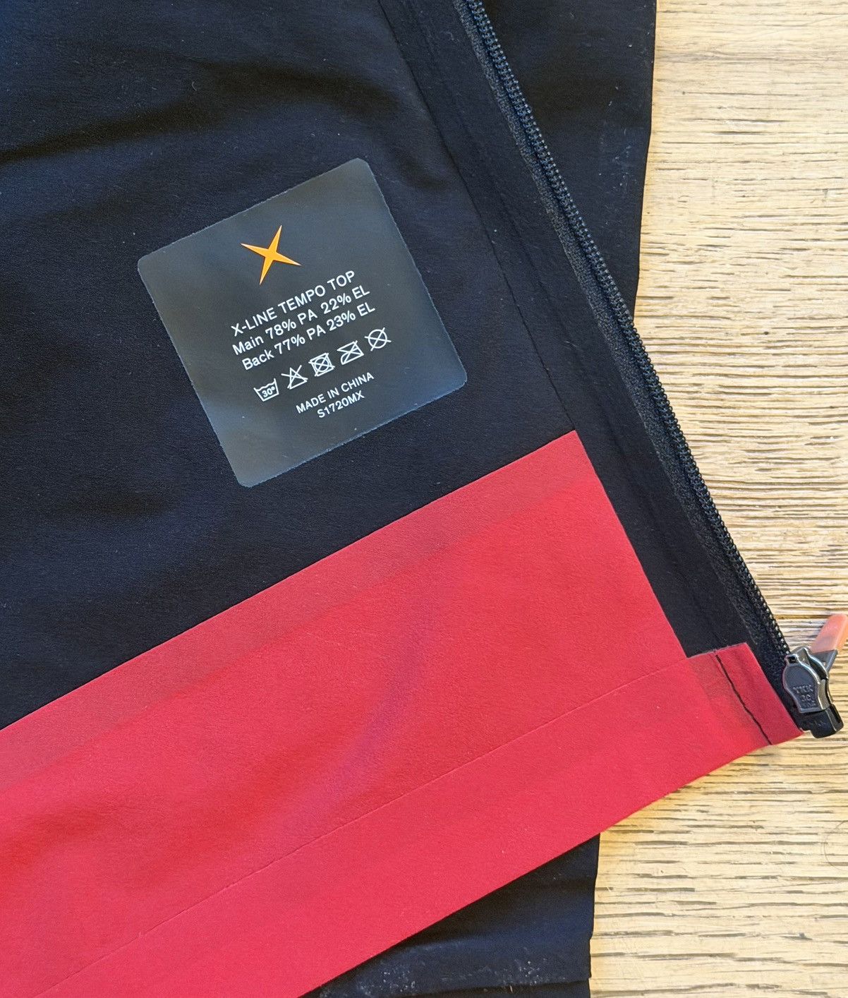 SOAR Running SOAR Running x MR PORTER X-Line Tempo Top Small Rare Collab Size US S / EU 44-46 / 1 - 5 Thumbnail