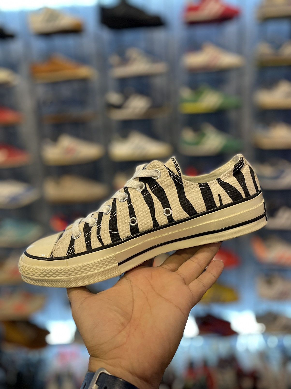 Converse Converse 70 Ox Black Greige Zebra Stripes Size US 7 / EU 40 - 4 Thumbnail