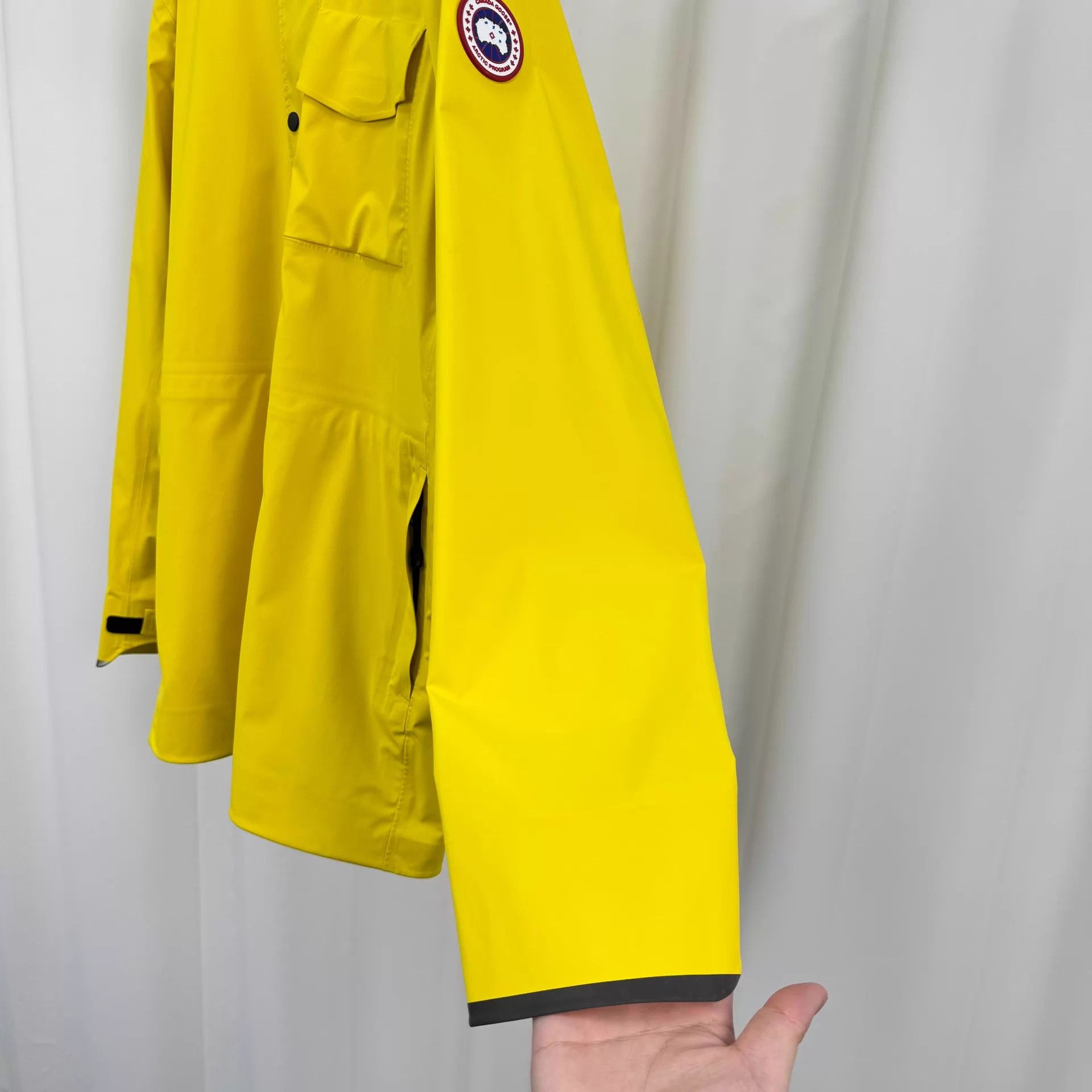 Canada Goose Canada Goose Embroidered Logo Shell Jacket M Size US M / EU 48-50 / 2 - 4 Thumbnail