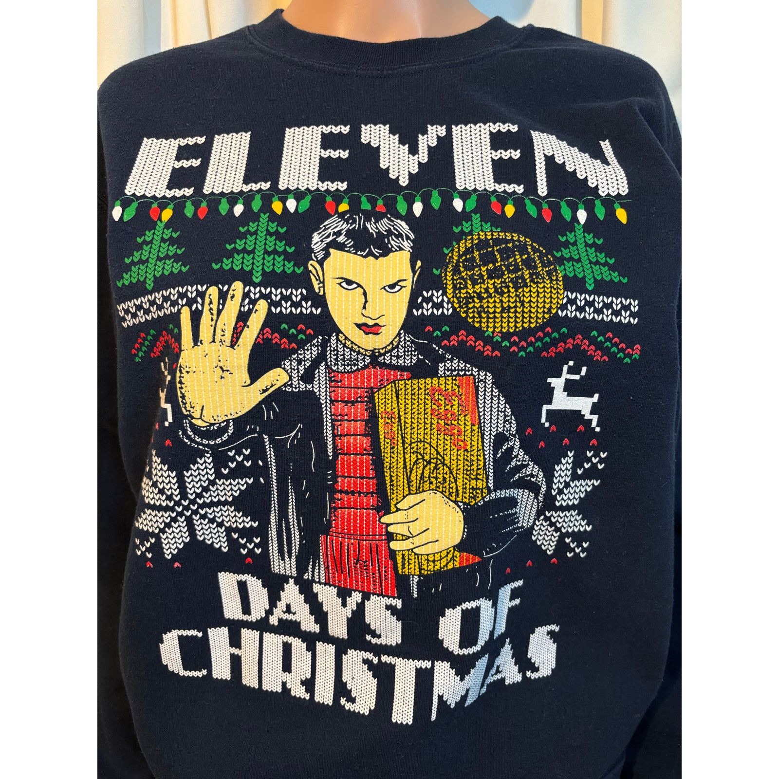 Gildan Stranger Things 11 Days of Christmas Sweater Size Small Size S / US 4 / IT 40 - 4 Thumbnail