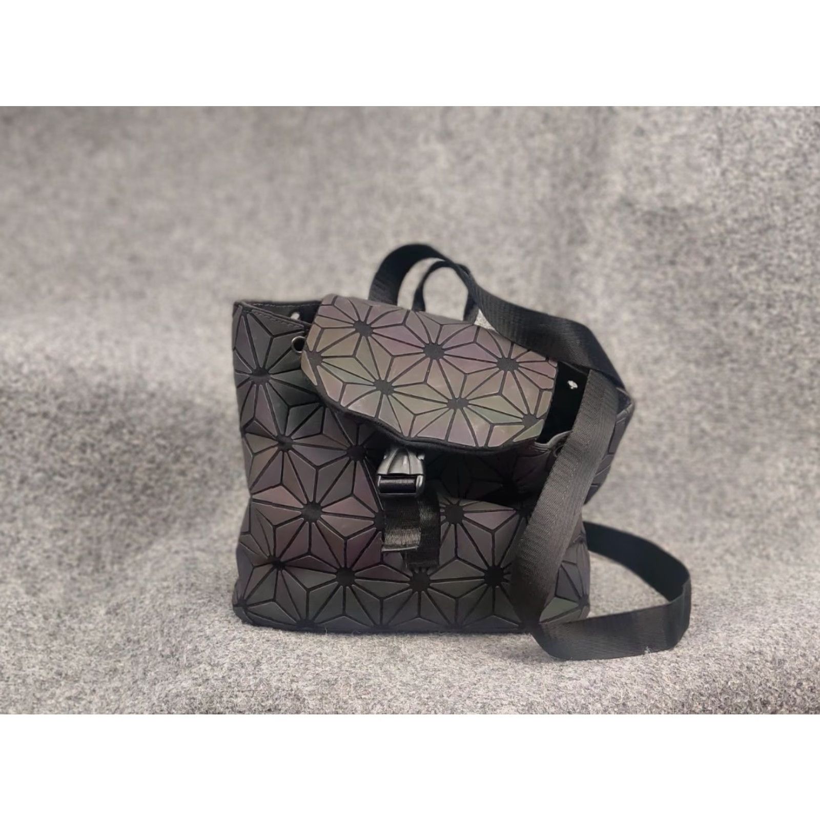 Issey Miyake Issey Miyake Bao Bao Japan Design Geometric Prism Holographic Backpack Flap PVC Size ONE SIZE - 2 Thumbnail