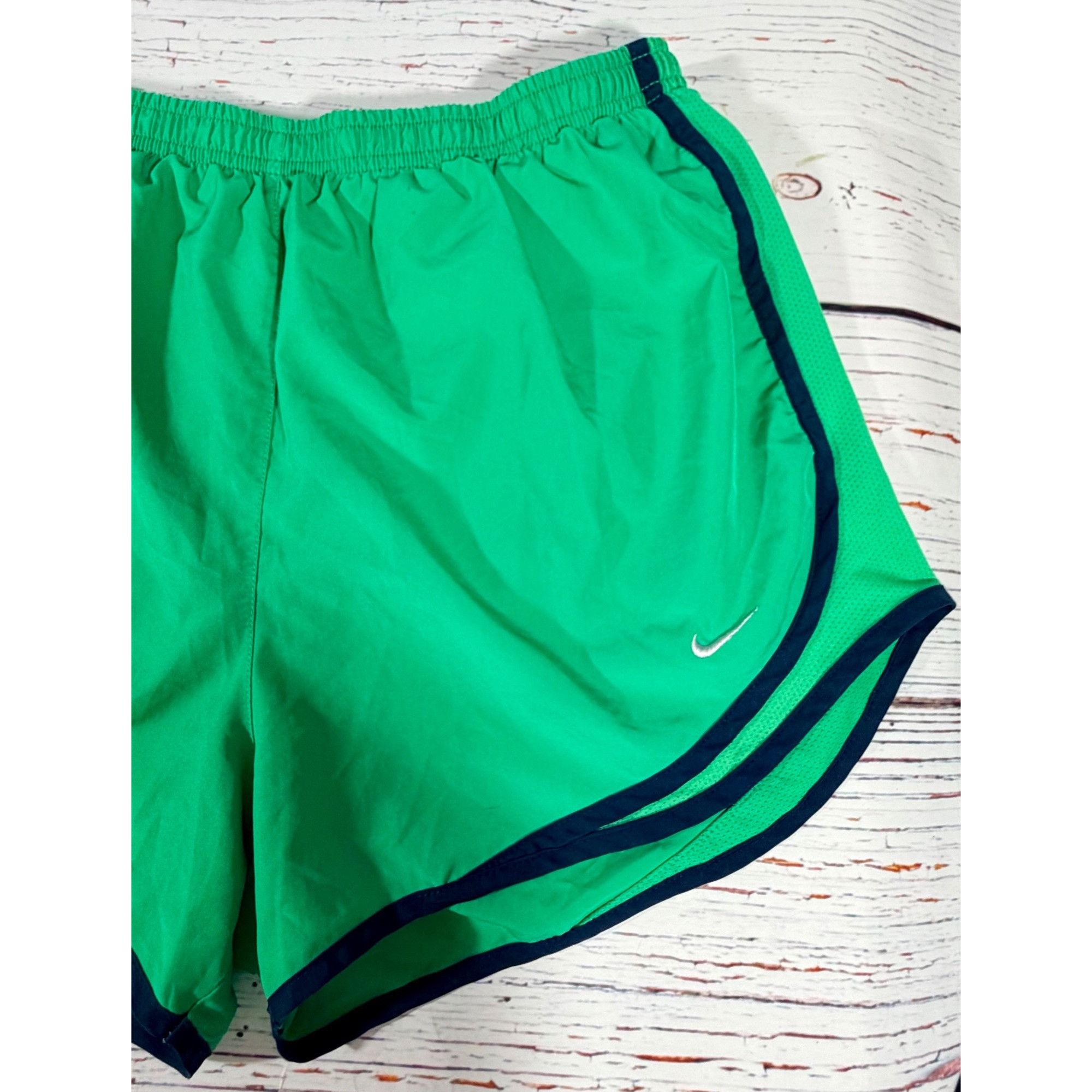 Nike Nike Dri-Fit Womens Green Running Shorts NavyBlue Trim Size Size 27" / US 4 / IT 40 - 4 Thumbnail