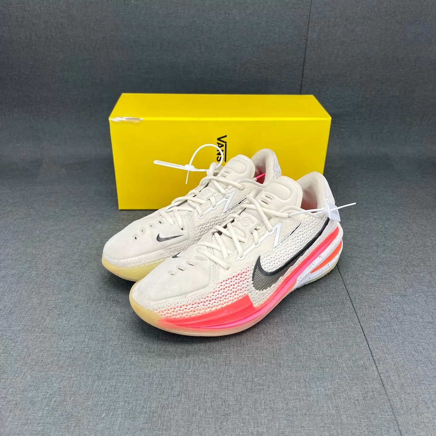 Nike GT Cut Peach 42.5 New Boxed Size US 9.5 / EU 42-43 - 1 Thumbnail
