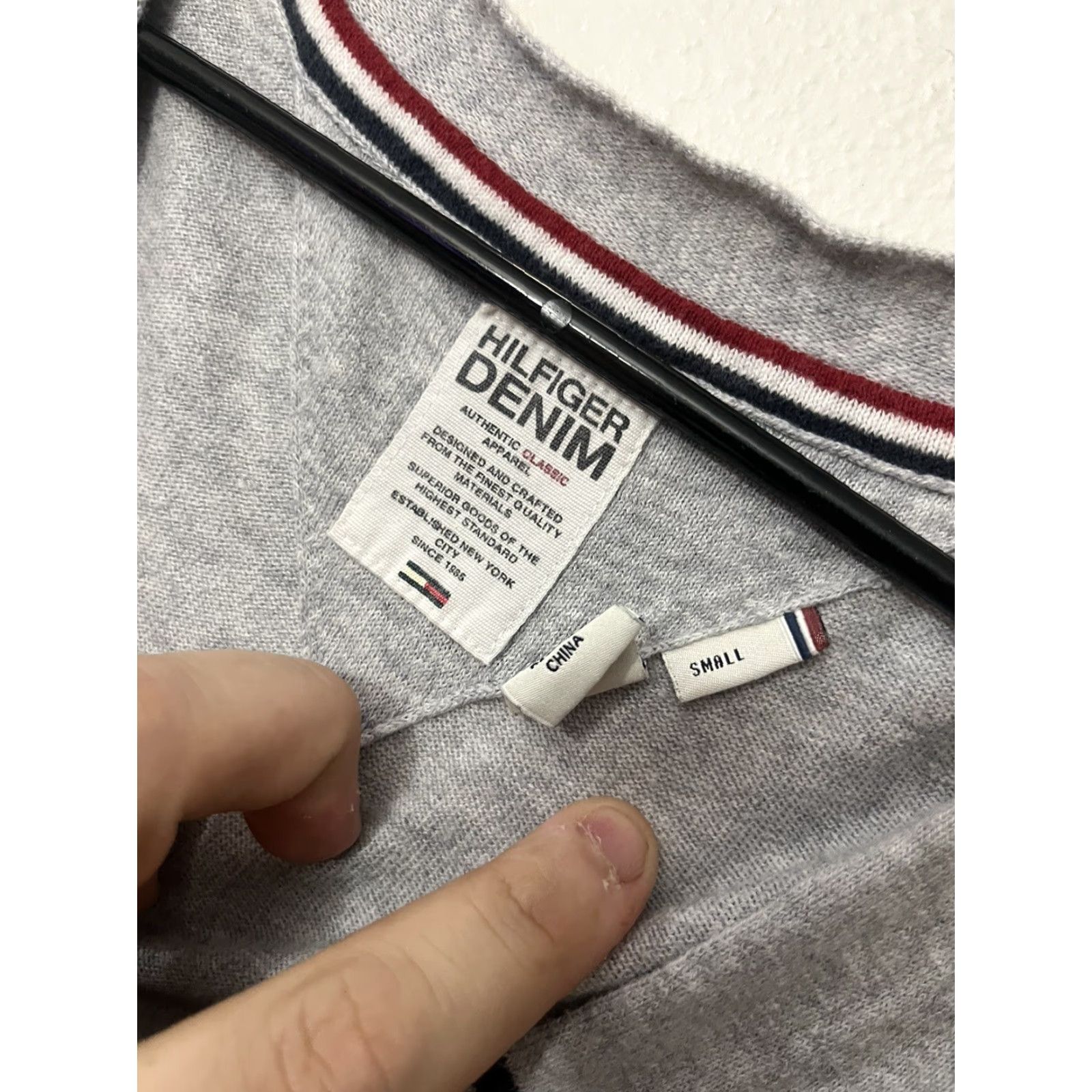 Tommy Hilfiger TOMMY HILFIGER Cardigan Women Size Small Cream Gray Stripes Cotton Cardigan Women Small Gray Stripe 100% Cotton Knit Sweater Size S / US 4 / IT 40 - 3 Thumbnail