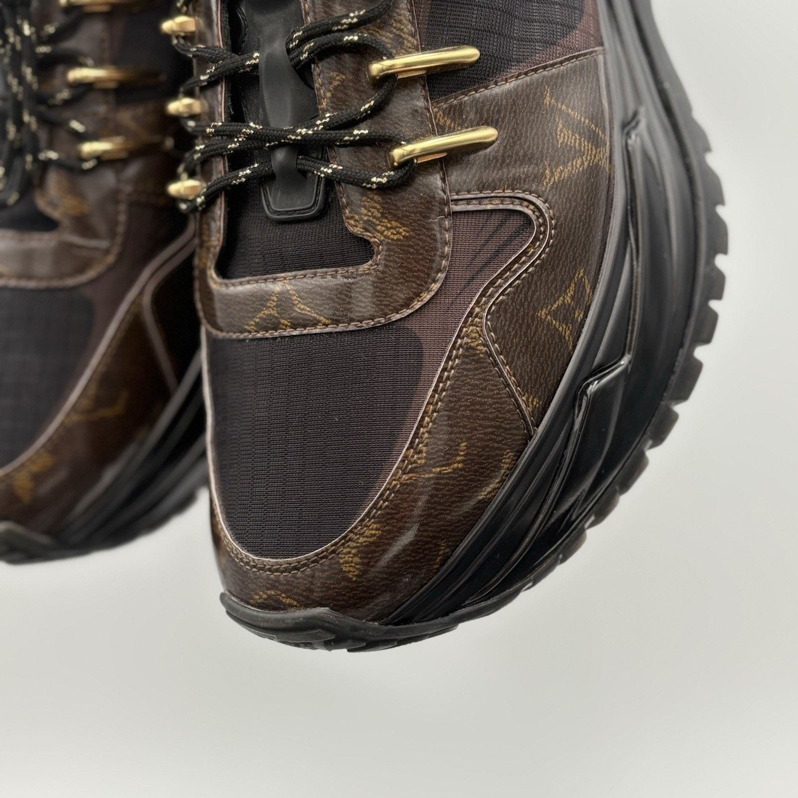 Louis Vuitton Louis Vuitton Run Away Pulse ' Brown Eclipse ' | CLEAN! Size US 11 / EU 44 - 19 Thumbnail