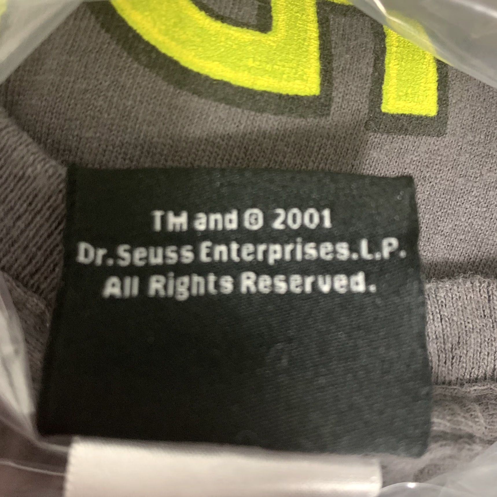 Vintage VINTAGE Dr Seuss T Shirt Gray Mens M YOU'RE A SLY ONE MISTER GRINCH Shirt Regular Cotton Graphic Print 2000-2009 Size US M / EU 48-50 / 2 - 6 Thumbnail
