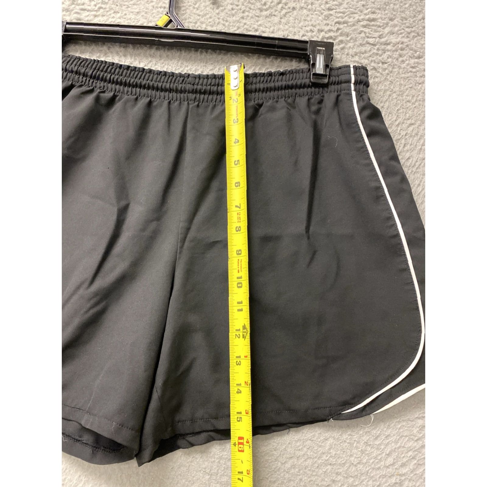 Nike Nike Women Black Athletic Shorts XL / 113-45 Size 40" / US 18 - 5 Thumbnail