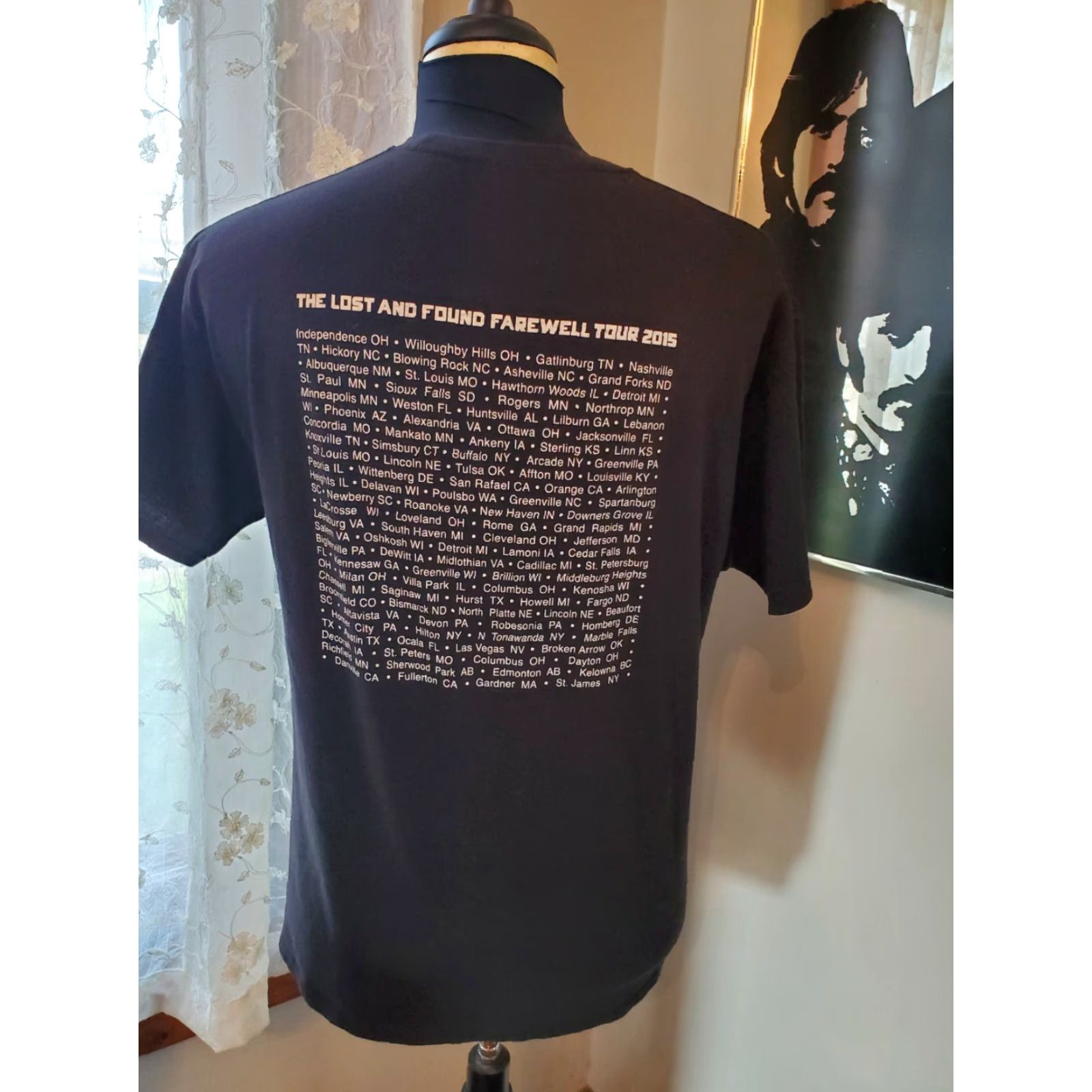 Hanes Hanes Lost And Found 2015 Farewell Tour Shirt T-Shirt Size L Black Cotton Men Short Sleeve Crew Neck Graphic Print Vintage: No Size US L / EU 52-54 / 3 - 2 Thumbnail