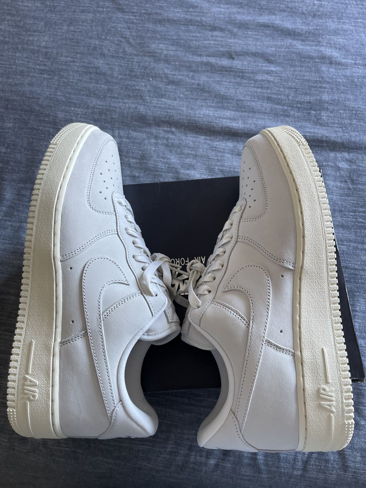 Nike Air Force 1 Summit White Size US 10.5 / EU 43-44 - 6 Thumbnail