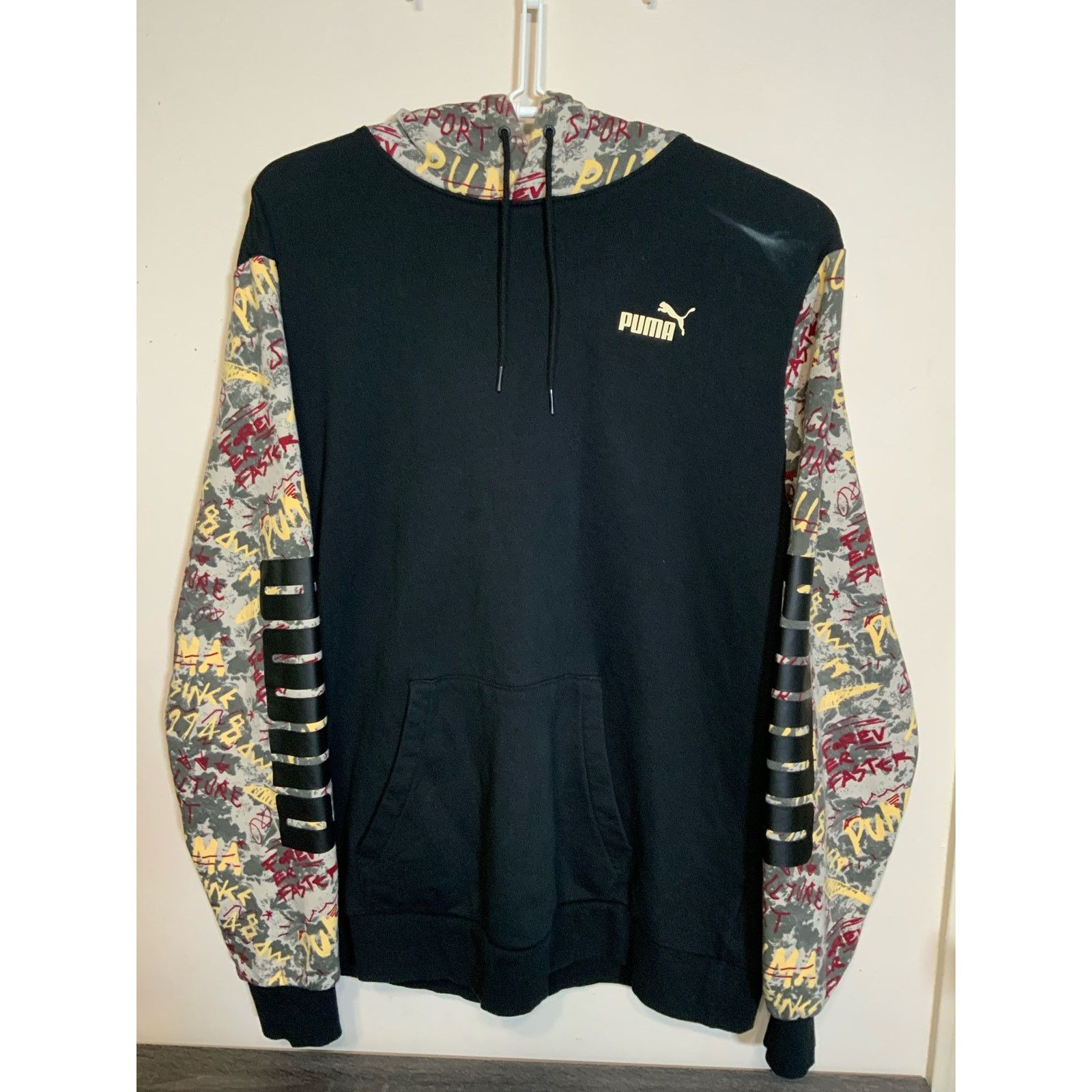 Puma Puma Graffiti Hoodie Sweatshirt Pullover Men's Size XL USED Size US XL / EU 56 / 4 - 2 Thumbnail
